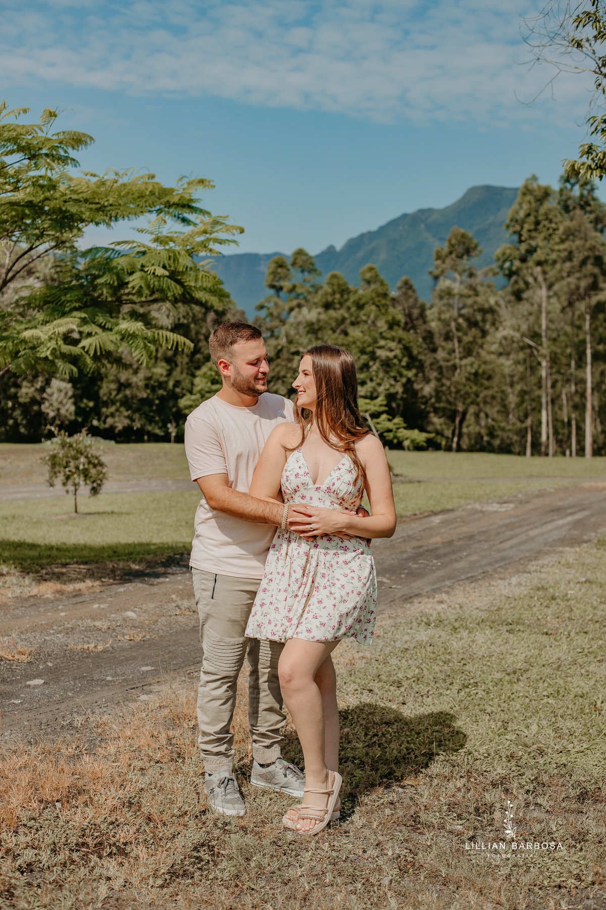 ensaio-de-casal-pousada-costao-da-serra-vestido-Vermelho-preto-piscina-fotografa-de-lauro-muller-santa-catarina 