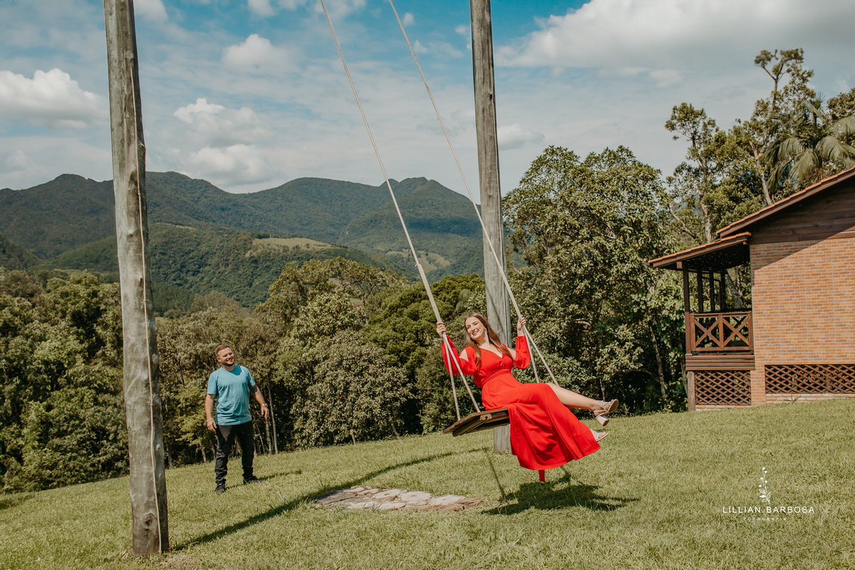 ensaio-de-casal-pousada-costao-da-serra-vestido-Vermelho-preto-piscina-fotografa-de-lauro-muller-santa-catarina 