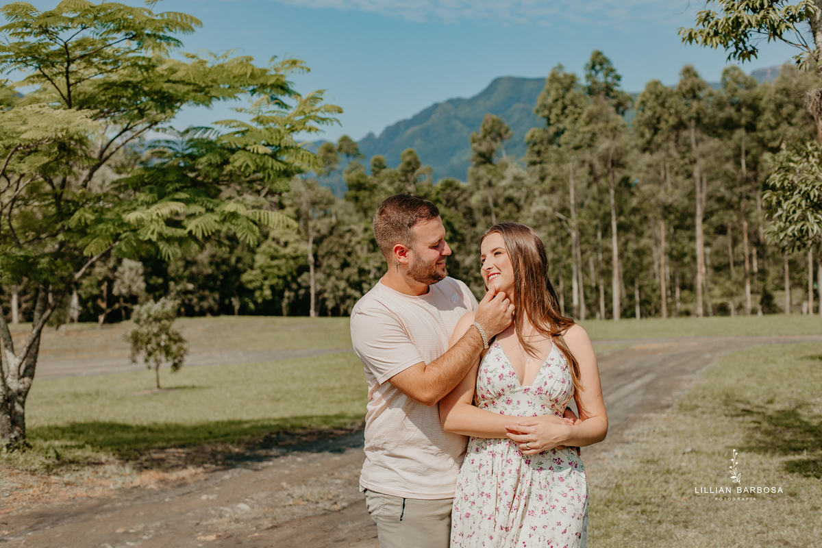 ensaio-de-casal-pousada-costao-da-serra-vestido-Vermelho-preto-piscina-fotografa-de-lauro-muller-santa-catarina 