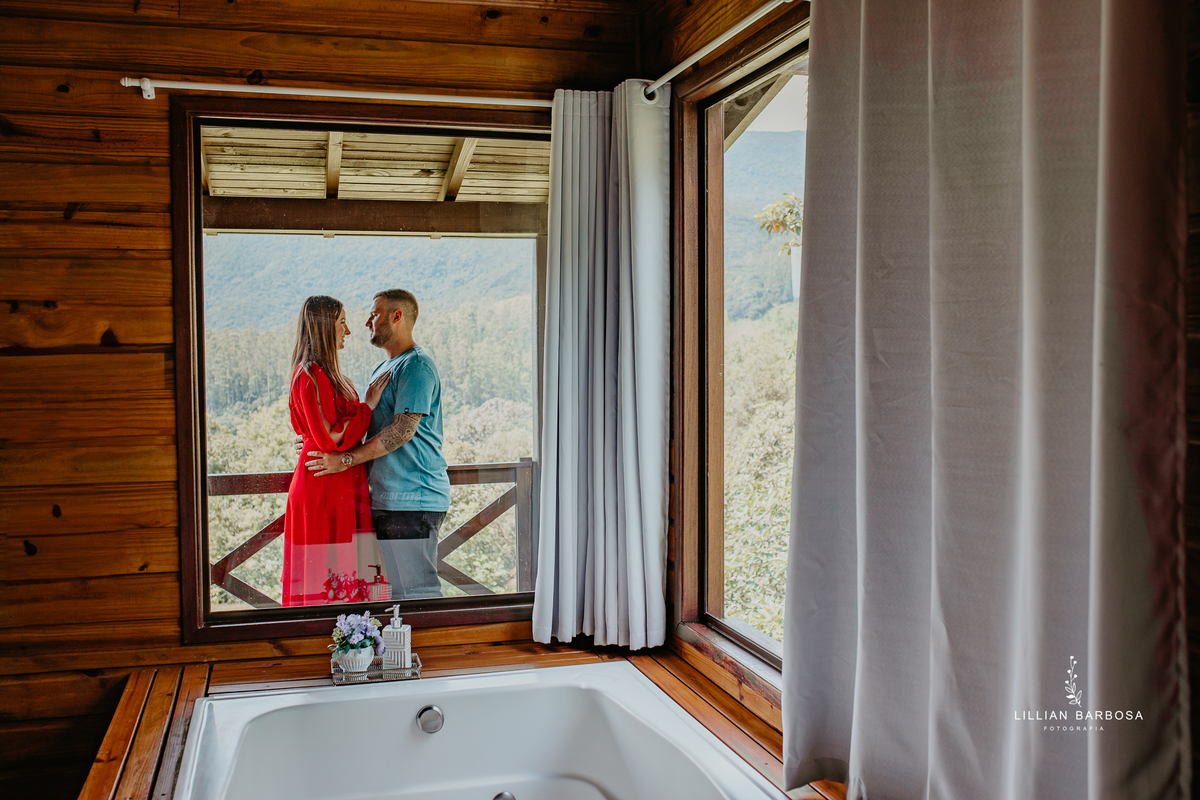 ensaio-de-casal-pousada-costao-da-serra-vestido-Vermelho-preto-piscina-fotografa-de-lauro-muller-santa-catarina 