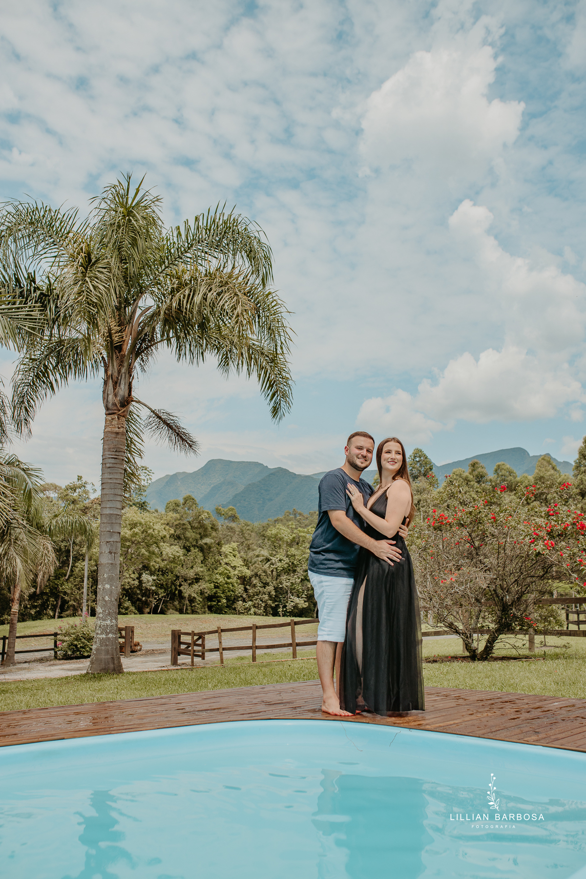 ensaio-de-casal-pousada-costao-da-serra-vestido-Vermelho-preto-piscina-fotografa-de-lauro-muller-santa-catarina 