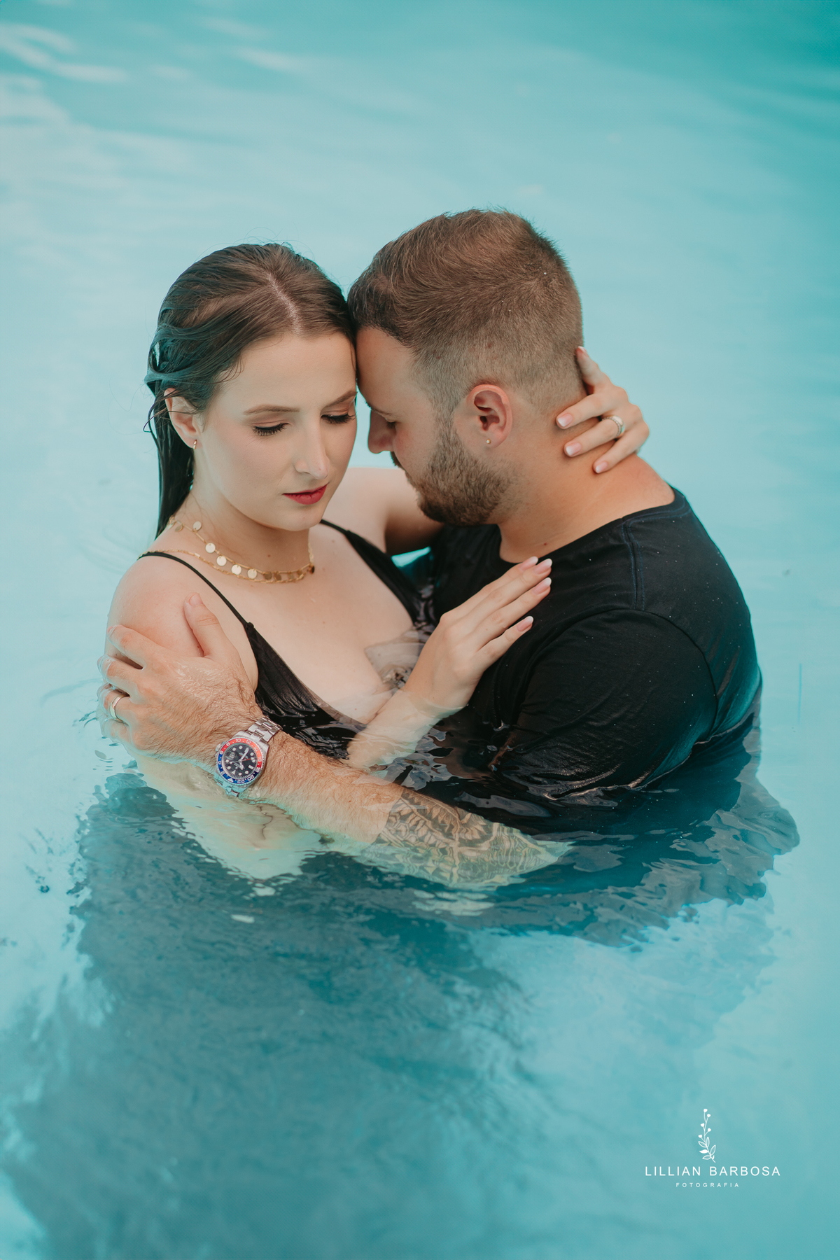 ensaio-de-casal-pousada-costao-da-serra-vestido-Vermelho-preto-piscina-fotografa-de-lauro-muller-santa-catarina 