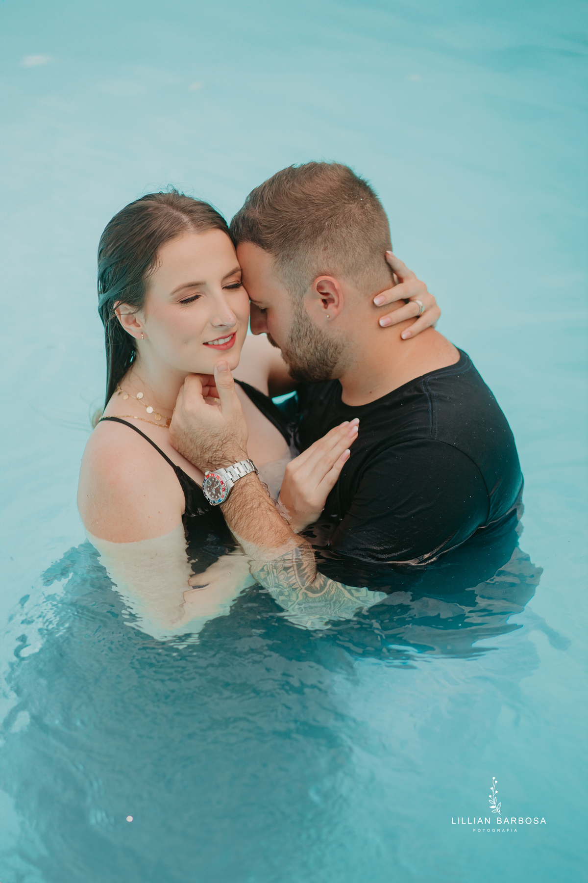 ensaio-de-casal-pousada-costao-da-serra-vestido-Vermelho-preto-piscina-fotografa-de-lauro-muller-santa-catarina 