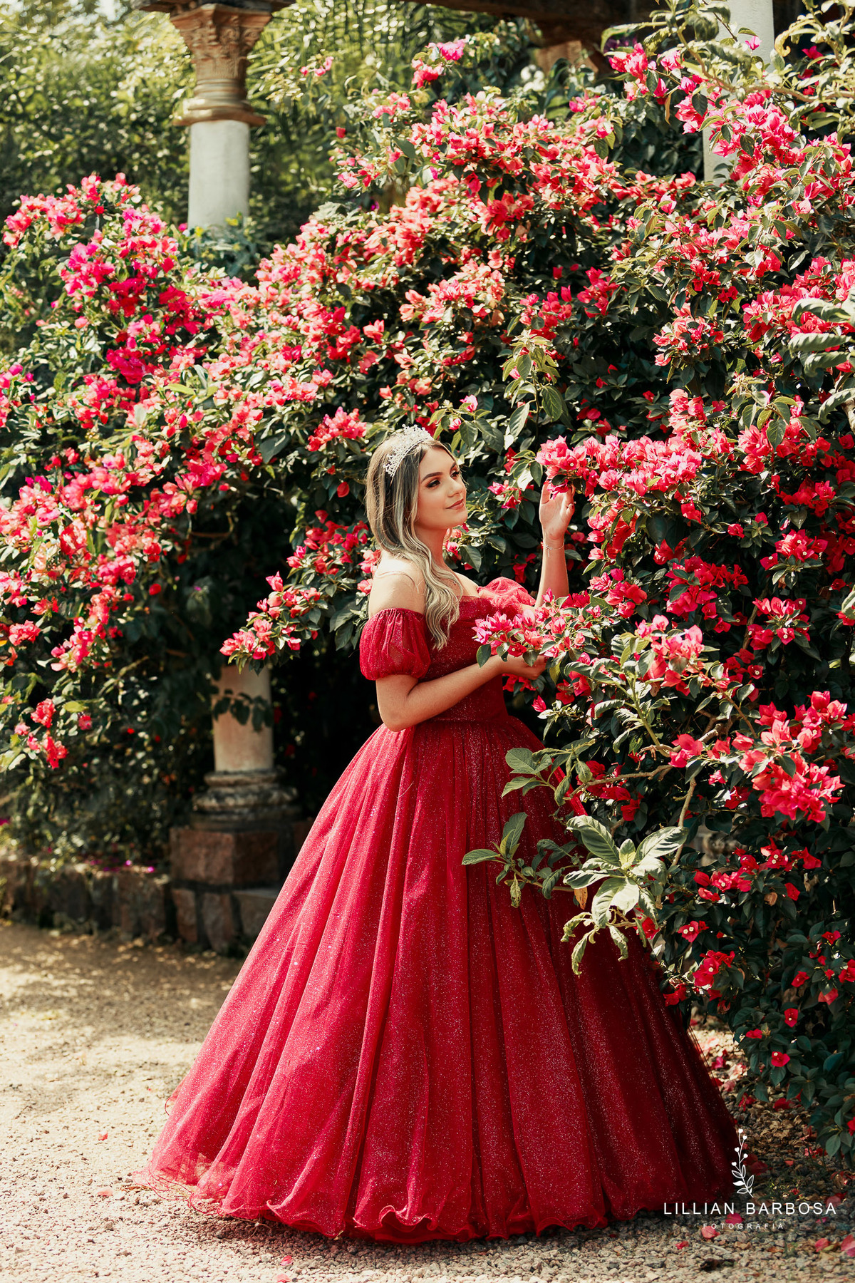 ensaio-de-quinze-anos-castelo-beldevere-vestido-rosa-vermelho-preto-brilho-fotografa-de-lauro-muller- fotografa-fotografa-de-treze-de-maio