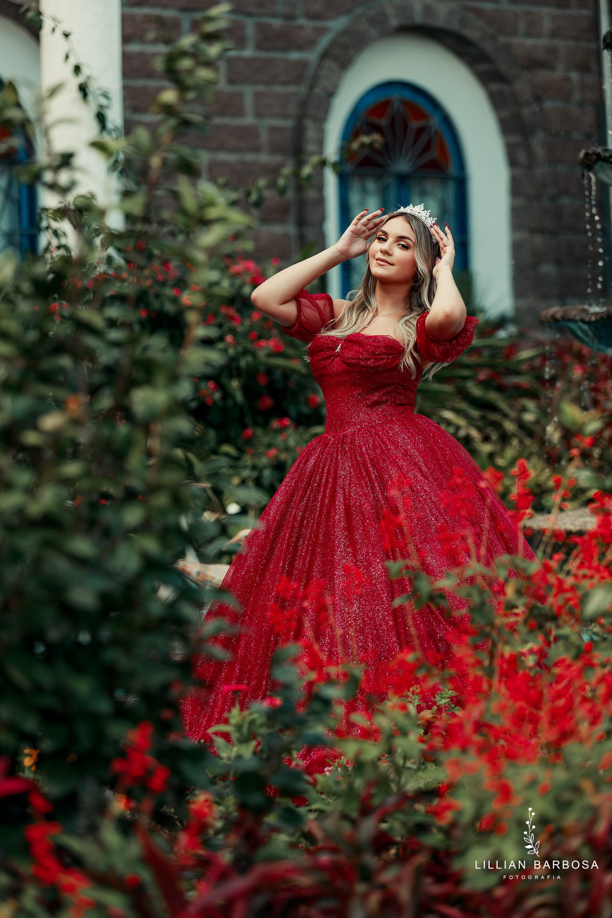 ensaio-de-quinze-anos-castelo-beldevere-vestido-rosa-vermelho-preto-brilho-fotografa-de-lauro-muller- fotografa-fotografa-de-treze-de-maio