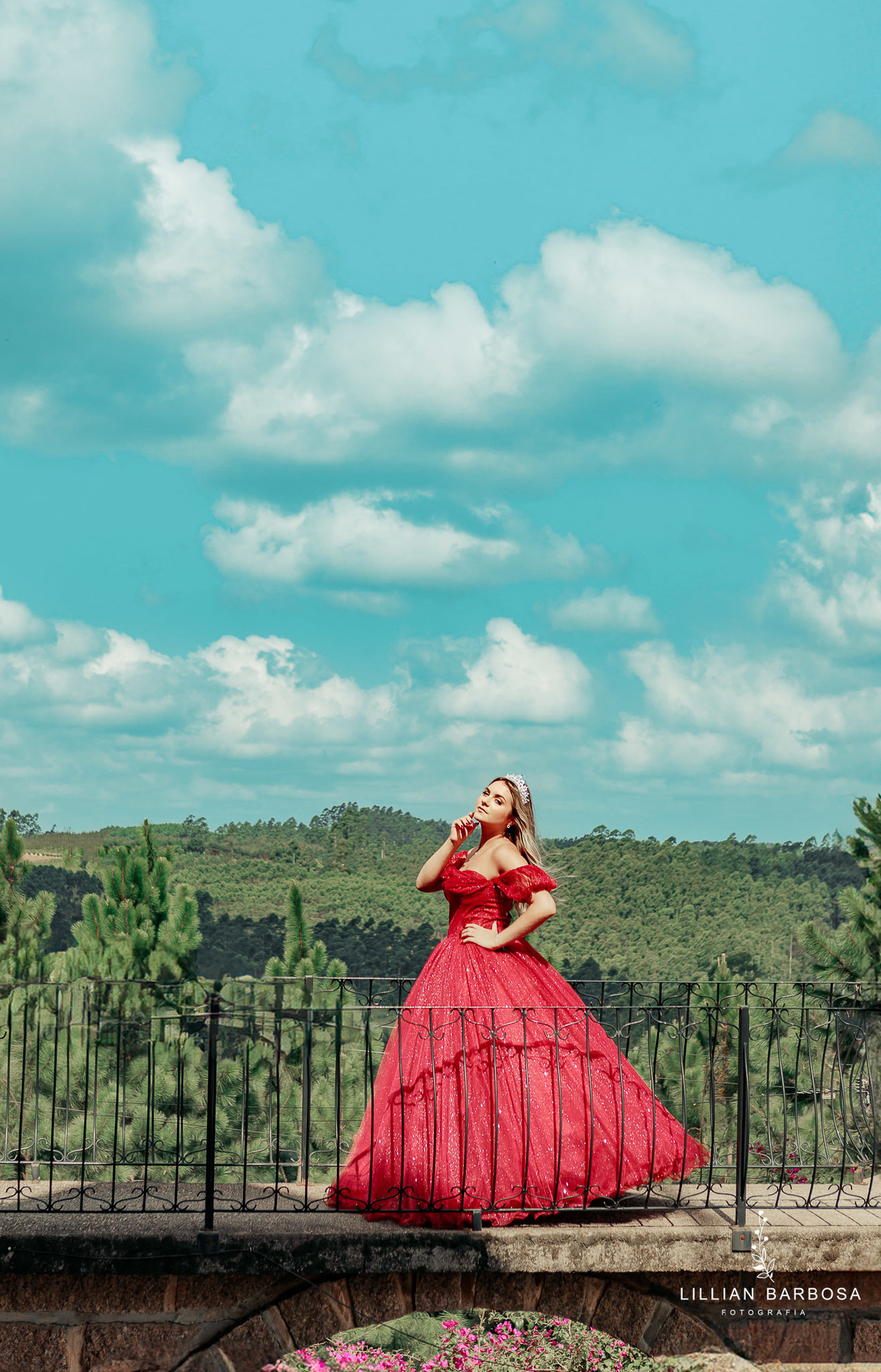 ensaio-de-quinze-anos-castelo-beldevere-vestido-rosa-vermelho-preto-brilho-fotografa-de-lauro-muller- fotografa-fotografa-de-treze-de-maio