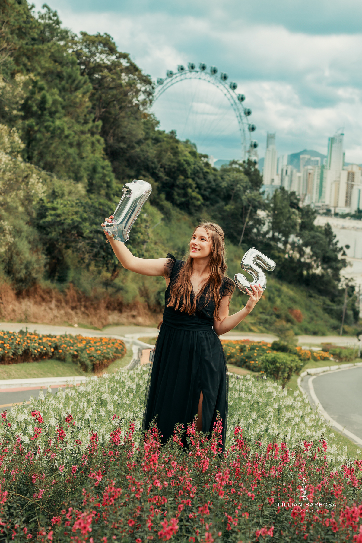 ensaio-de-quinze-anos-balneario-camburiu-florianopolis-vestido-rosa-vermelho-preto-fotografa-de-lauro-muller- fotografa-fotografa-de-florioa-forianopolos-balneario-camburui