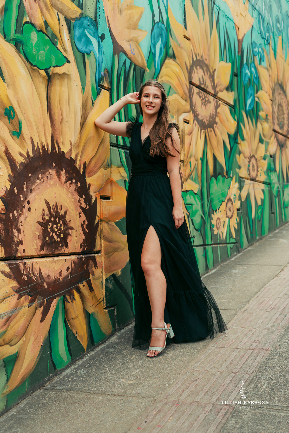 ensaio-de-quinze-anos-balneario-camburiu-florianopolis-vestido-rosa-vermelho-preto-fotografa-de-lauro-muller- fotografa-fotografa-de-florioa-forianopolos-balneario-camburui