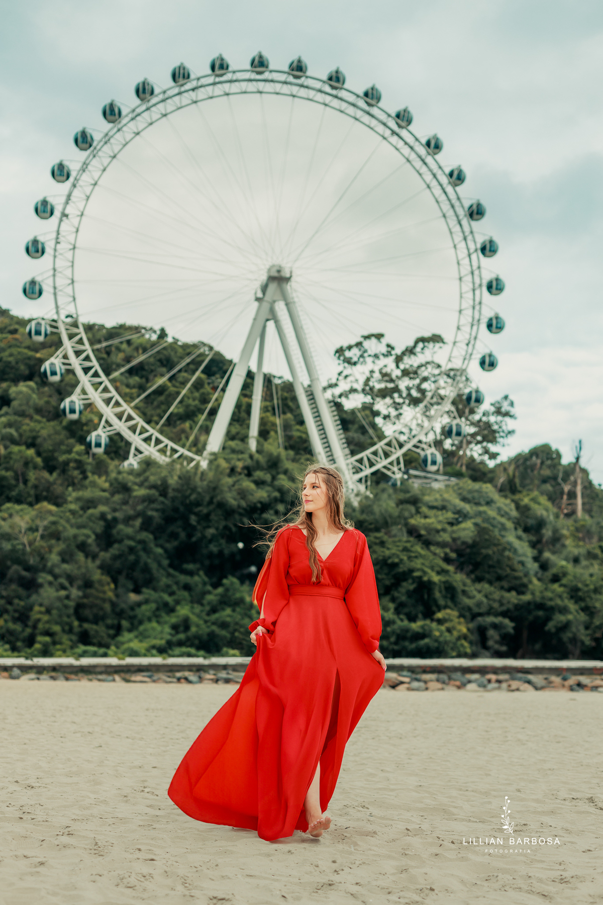 ensaio-de-quinze-anos-balneario-camburiu-florianopolis-vestido-rosa-vermelho-preto-fotografa-de-lauro-muller- fotografa-fotografa-de-florioa-forianopolos-balneario-camburui