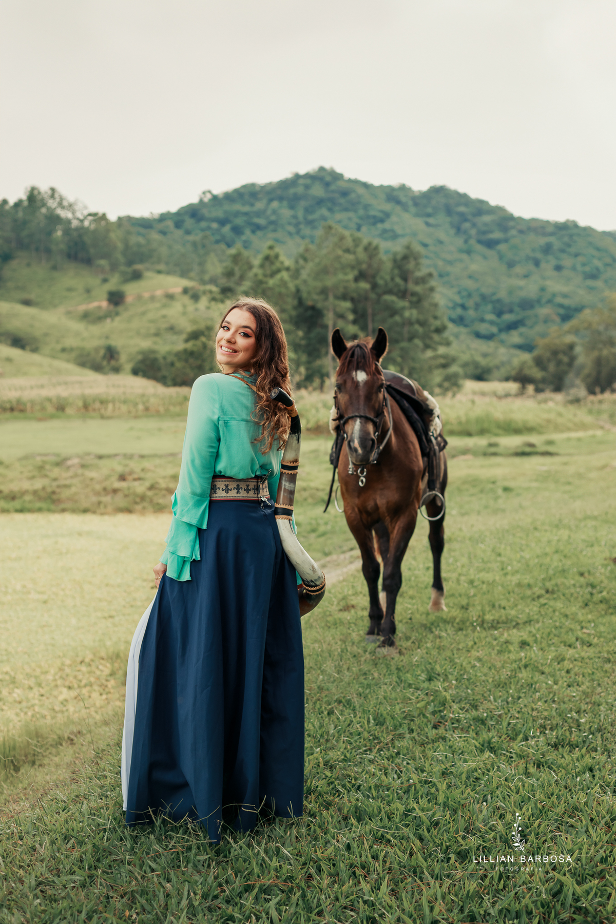 ensaio-de-quinze-anos-fazenda-sao-lorezo-sideropolis-vestido-rosa-roxo-prenda-piqueinique-fotografa-de-lauro-muller- fotografa-fotografa-de-sideropolis