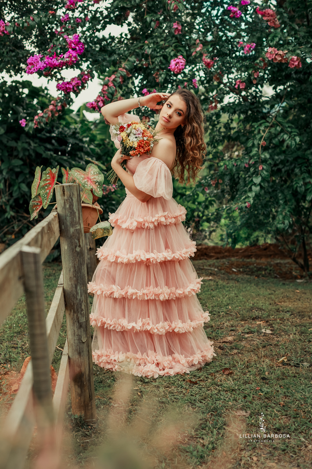 ensaio-de-quinze-anos-fazenda-sao-lorezo-sideropolis-vestido-rosa-roxo-prenda-piqueinique-fotografa-de-lauro-muller- fotografa-fotografa-de-sideropolis