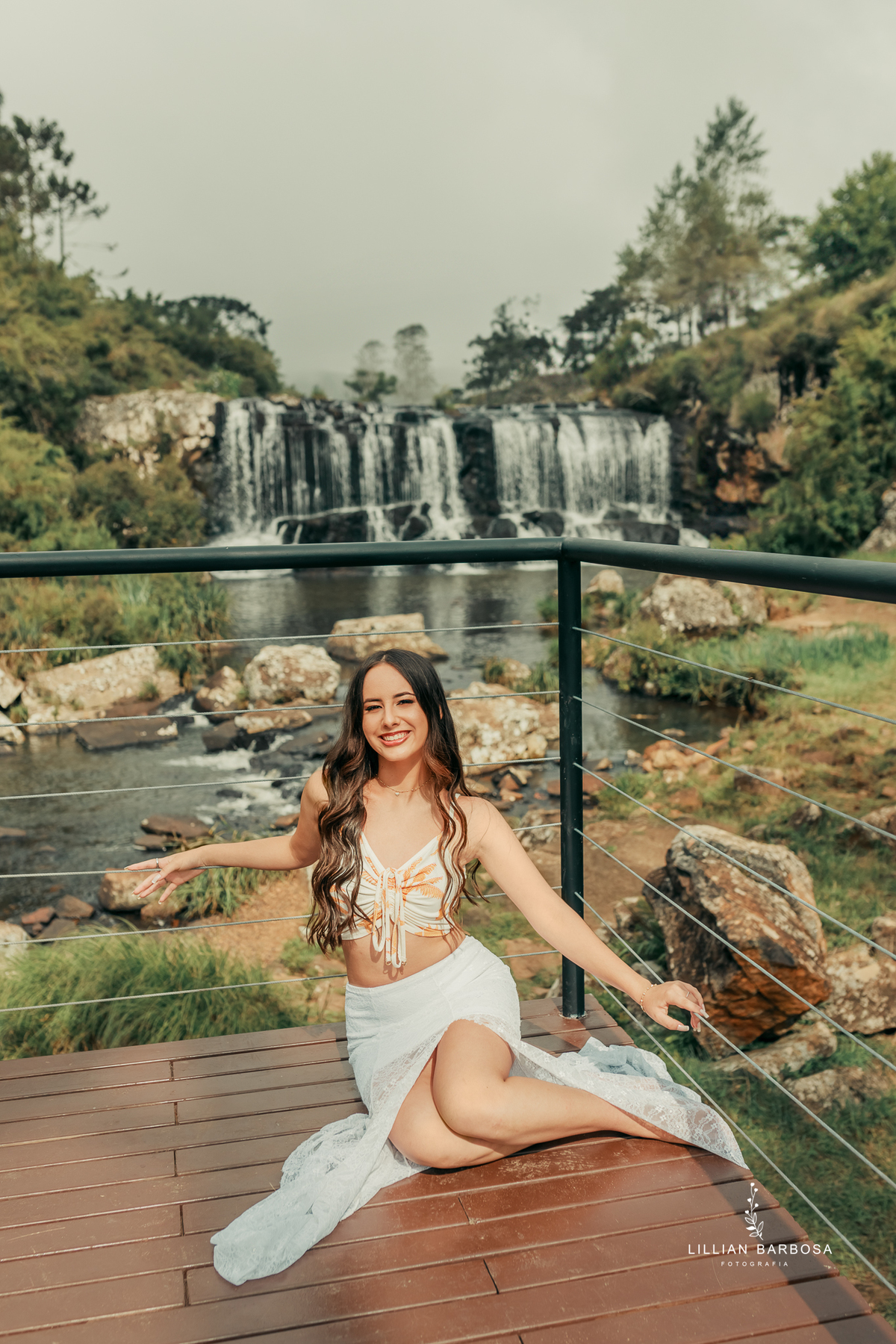 ensaio-de-quinze-anos-serra-dorio-do-rastro-vestido-rosa-azul-jeans-croped-vestido-branco-fotografa-de-lauro-muller- fotografa-fotografa-de-serra-d-do-rio-rastro