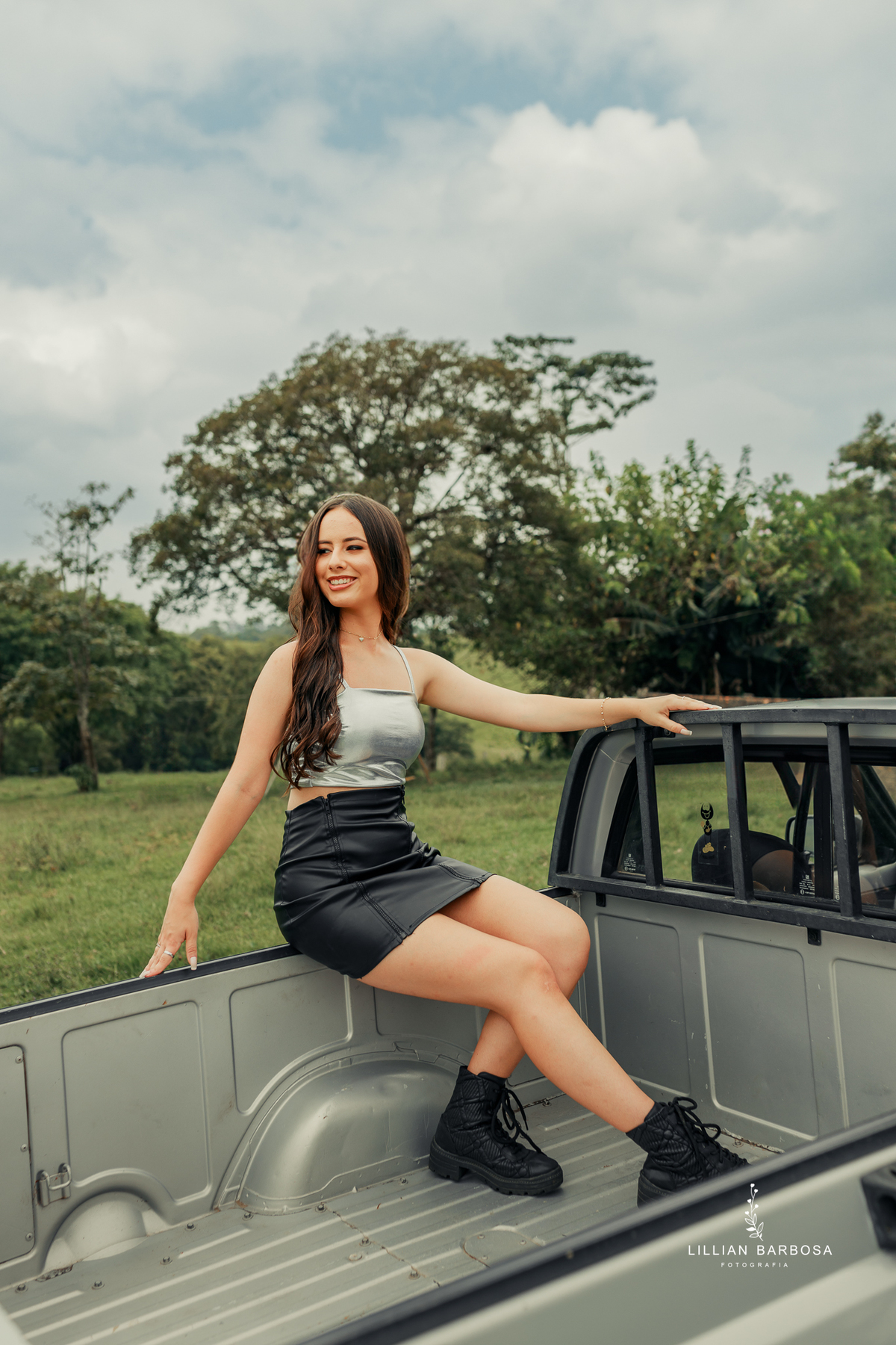 ensaio-de-quinze-anos-serra-dorio-do-rastro-vestido-rosa-azul-jeans-croped-vestido-branco-fotografa-de-lauro-muller- fotografa-fotografa-de-serra-d-do-rio-rastro