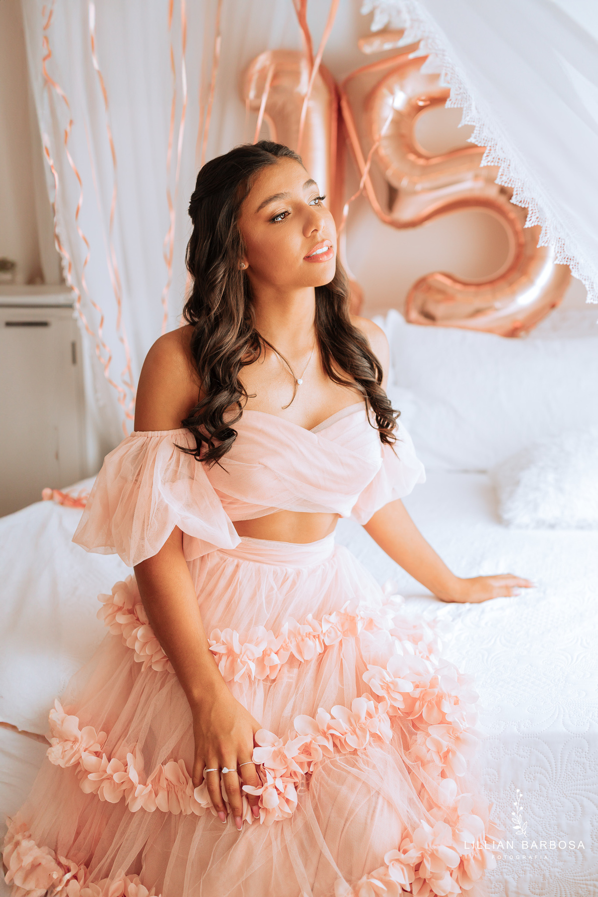 ensaio-de-quinze-anos-atelie-daniela-nagel-Castelo-belvedere-vestido-rosa-azul-conjunto-branco-fotografa-de-lauro-muller- fotografa-fotografa-de-orleans-fotografa-de-treze-de-maio-