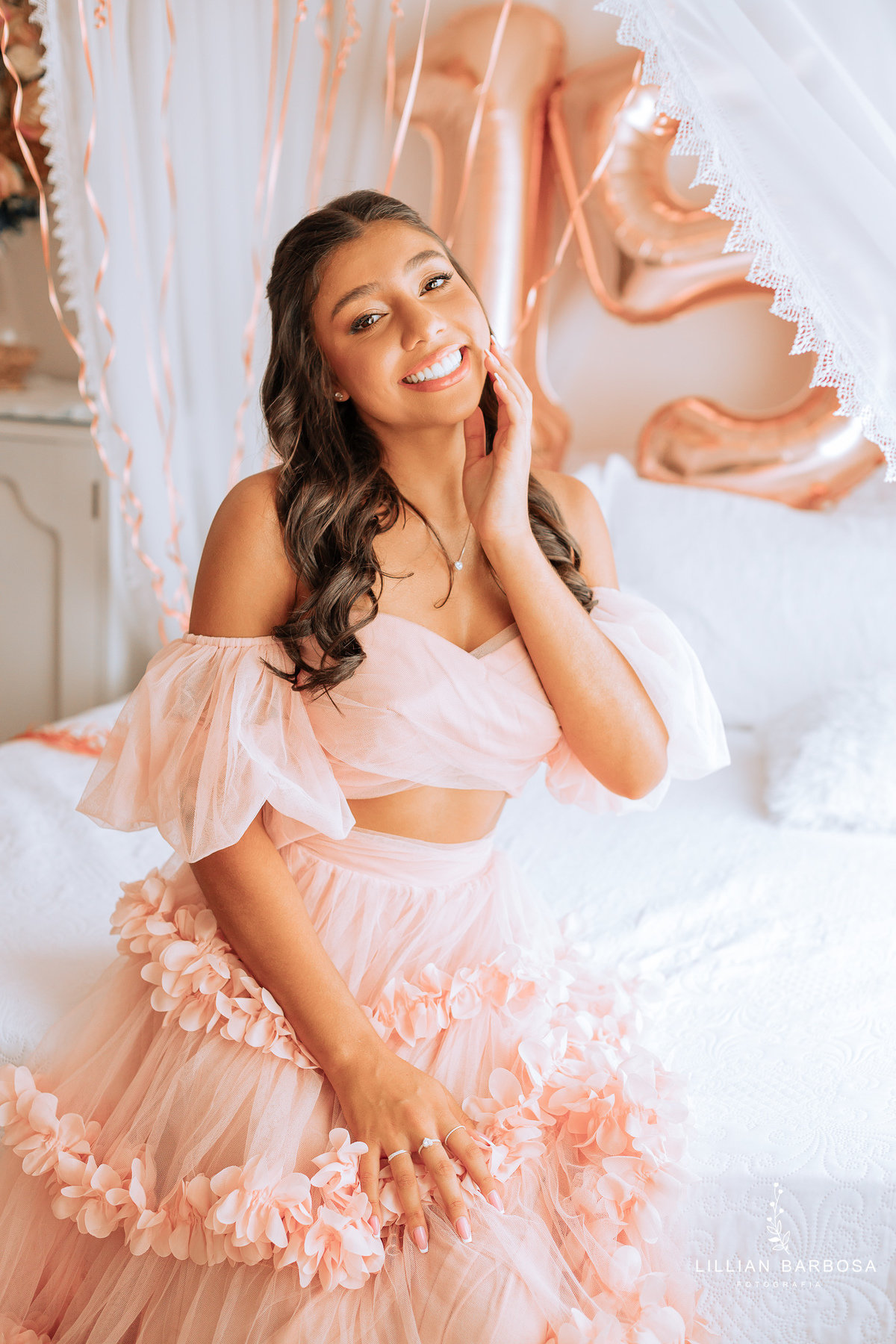 ensaio-de-quinze-anos-atelie-daniela-nagel-Castelo-belvedere-vestido-rosa-azul-conjunto-branco-fotografa-de-lauro-muller- fotografa-fotografa-de-orleans-fotografa-de-treze-de-maio-