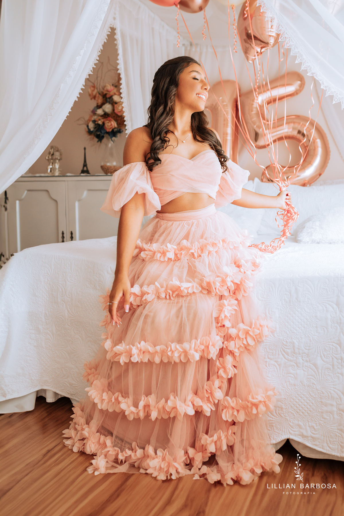 ensaio-de-quinze-anos-atelie-daniela-nagel-Castelo-belvedere-vestido-rosa-azul-conjunto-branco-fotografa-de-lauro-muller- fotografa-fotografa-de-orleans-fotografa-de-treze-de-maio-