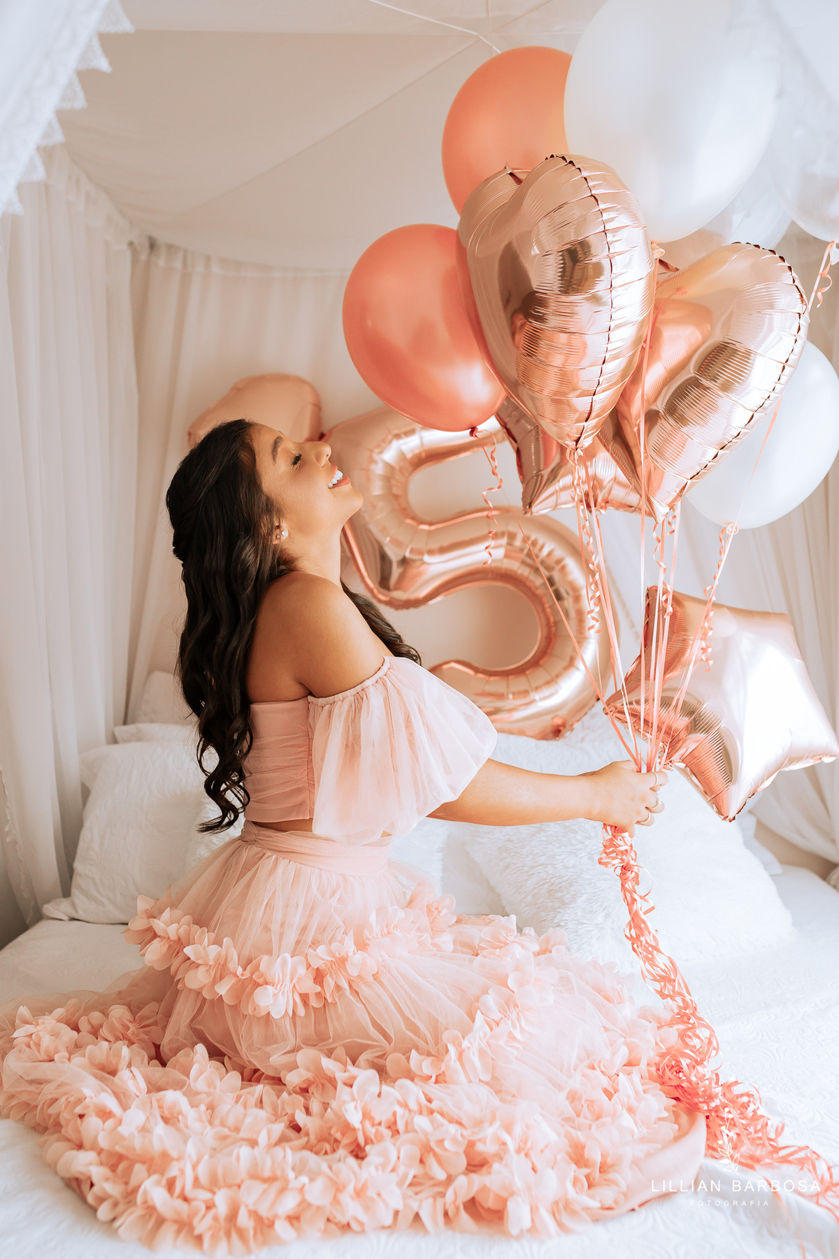 ensaio-de-quinze-anos-atelie-daniela-nagel-Castelo-belvedere-vestido-rosa-azul-conjunto-branco-fotografa-de-lauro-muller- fotografa-fotografa-de-orleans-fotografa-de-treze-de-maio-