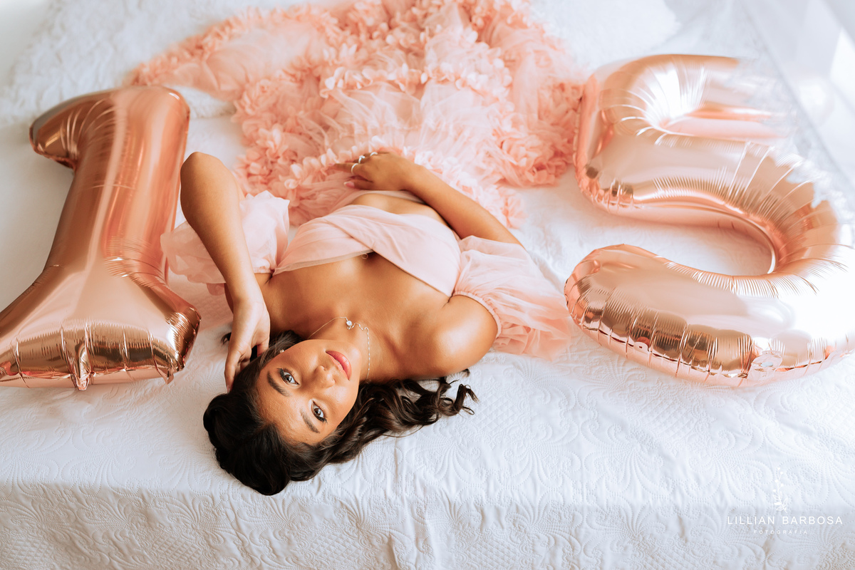 ensaio-de-quinze-anos-atelie-daniela-nagel-Castelo-belvedere-vestido-rosa-azul-conjunto-branco-fotografa-de-lauro-muller- fotografa-fotografa-de-orleans-fotografa-de-treze-de-maio-
