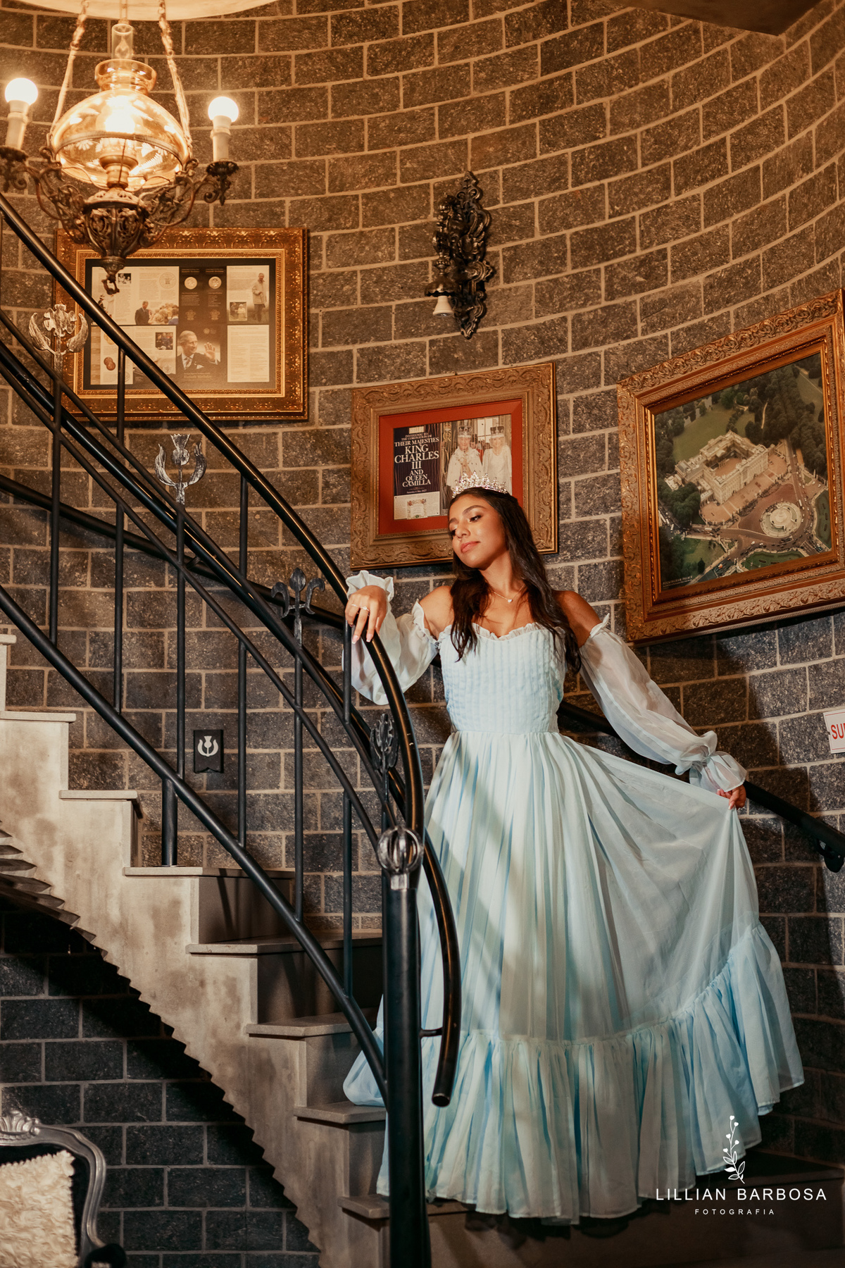 ensaio-de-quinze-anos-atelie-daniela-nagel-Castelo-belvedere-vestido-rosa-azul-conjunto-branco-fotografa-de-lauro-muller- fotografa-fotografa-de-orleans-fotografa-de-treze-de-maio-