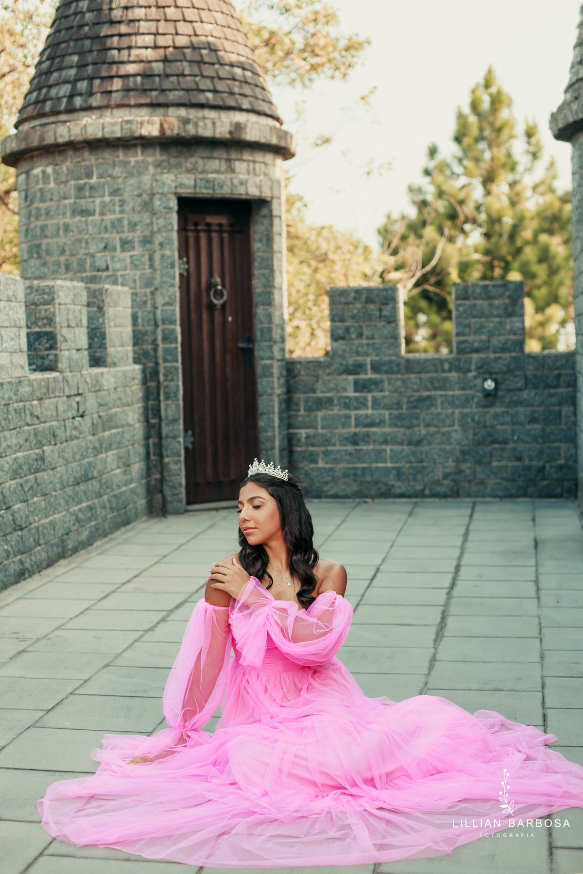 ensaio-de-quinze-anos-atelie-daniela-nagel-Castelo-belvedere-vestido-rosa-azul-conjunto-branco-fotografa-de-lauro-muller- fotografa-fotografa-de-orleans-fotografa-de-treze-de-maio-