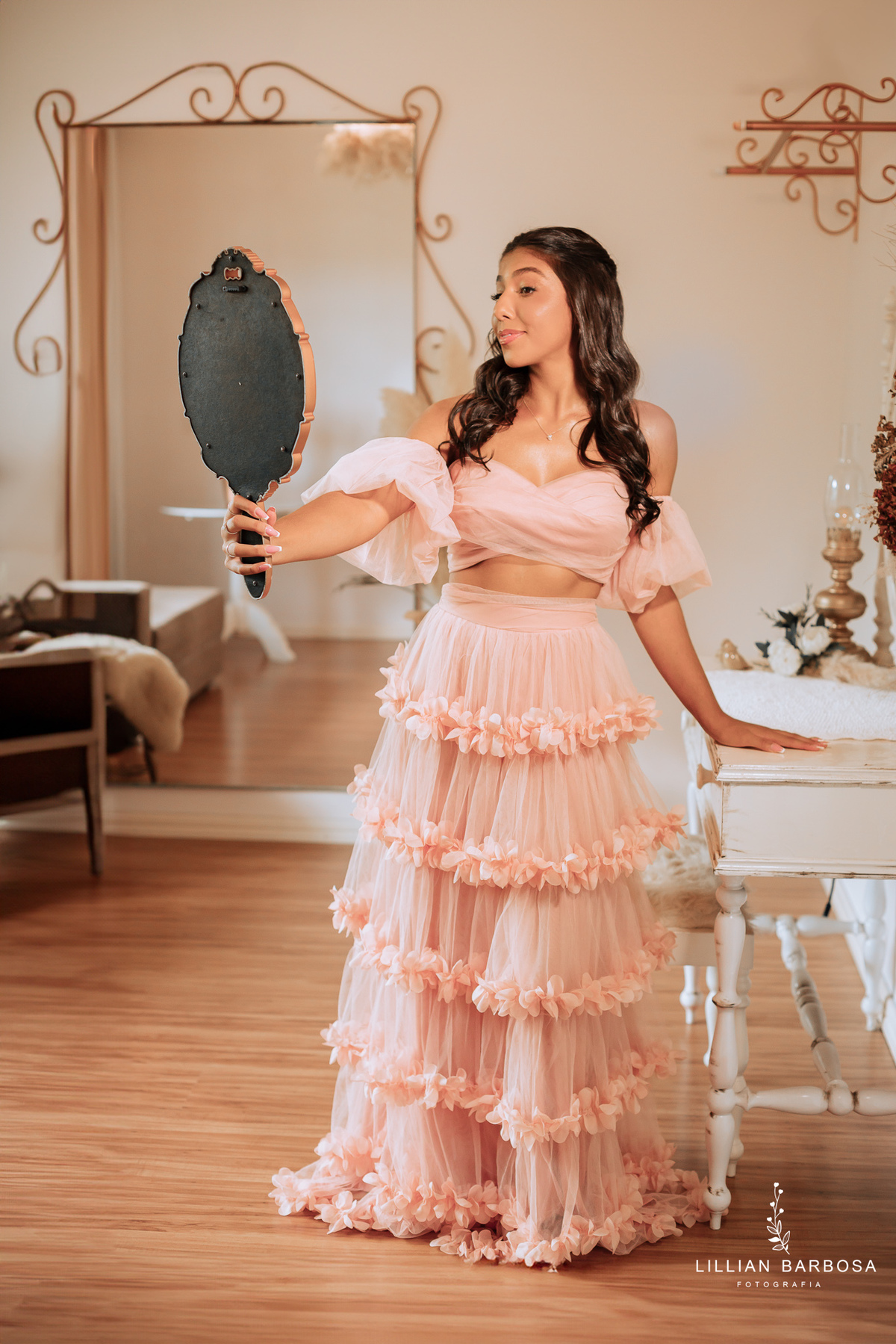 ensaio-de-quinze-anos-atelie-daniela-nagel-Castelo-belvedere-vestido-rosa-azul-conjunto-branco-fotografa-de-lauro-muller- fotografa-fotografa-de-orleans-fotografa-de-treze-de-maio-