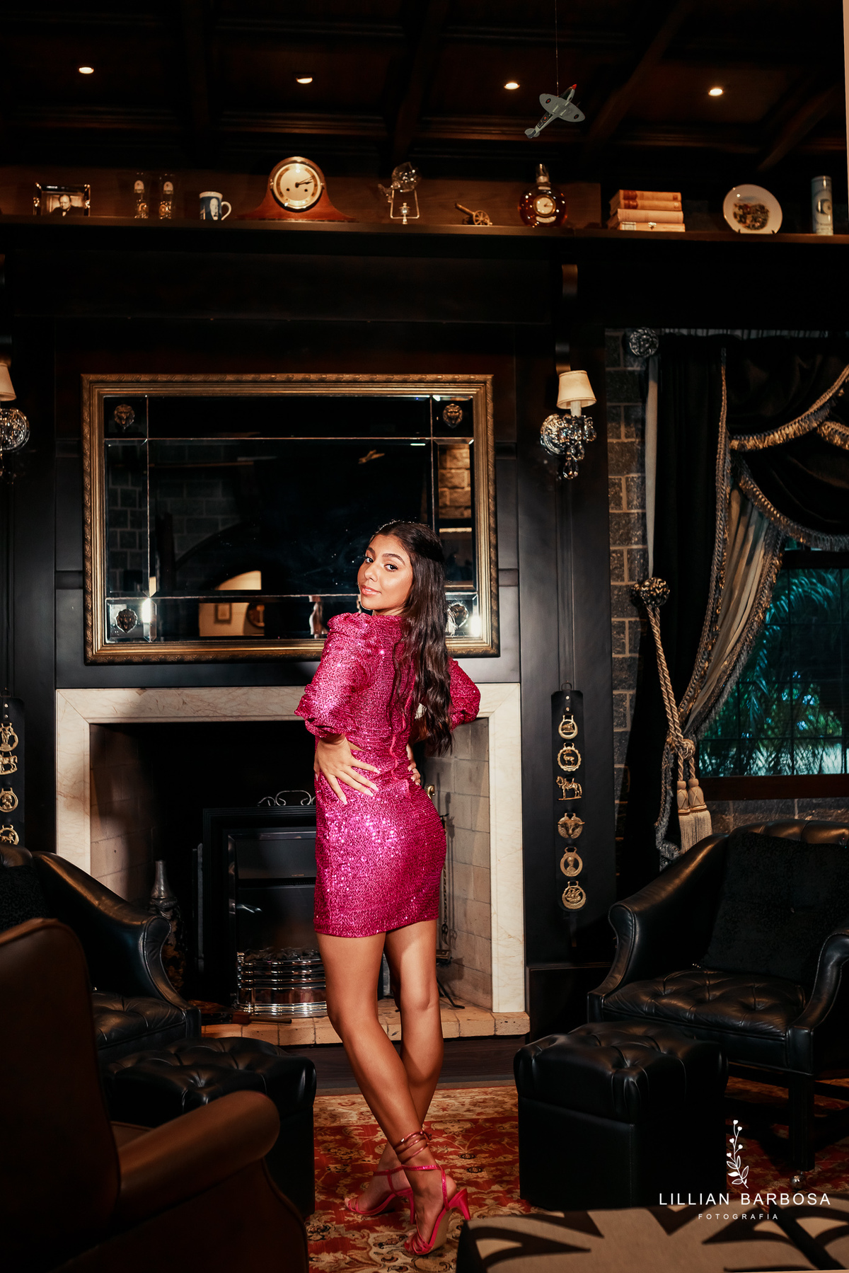 ensaio-de-quinze-anos-atelie-daniela-nagel-Castelo-belvedere-vestido-rosa-azul-conjunto-branco-fotografa-de-lauro-muller- fotografa-fotografa-de-orleans-fotografa-de-treze-de-maio-