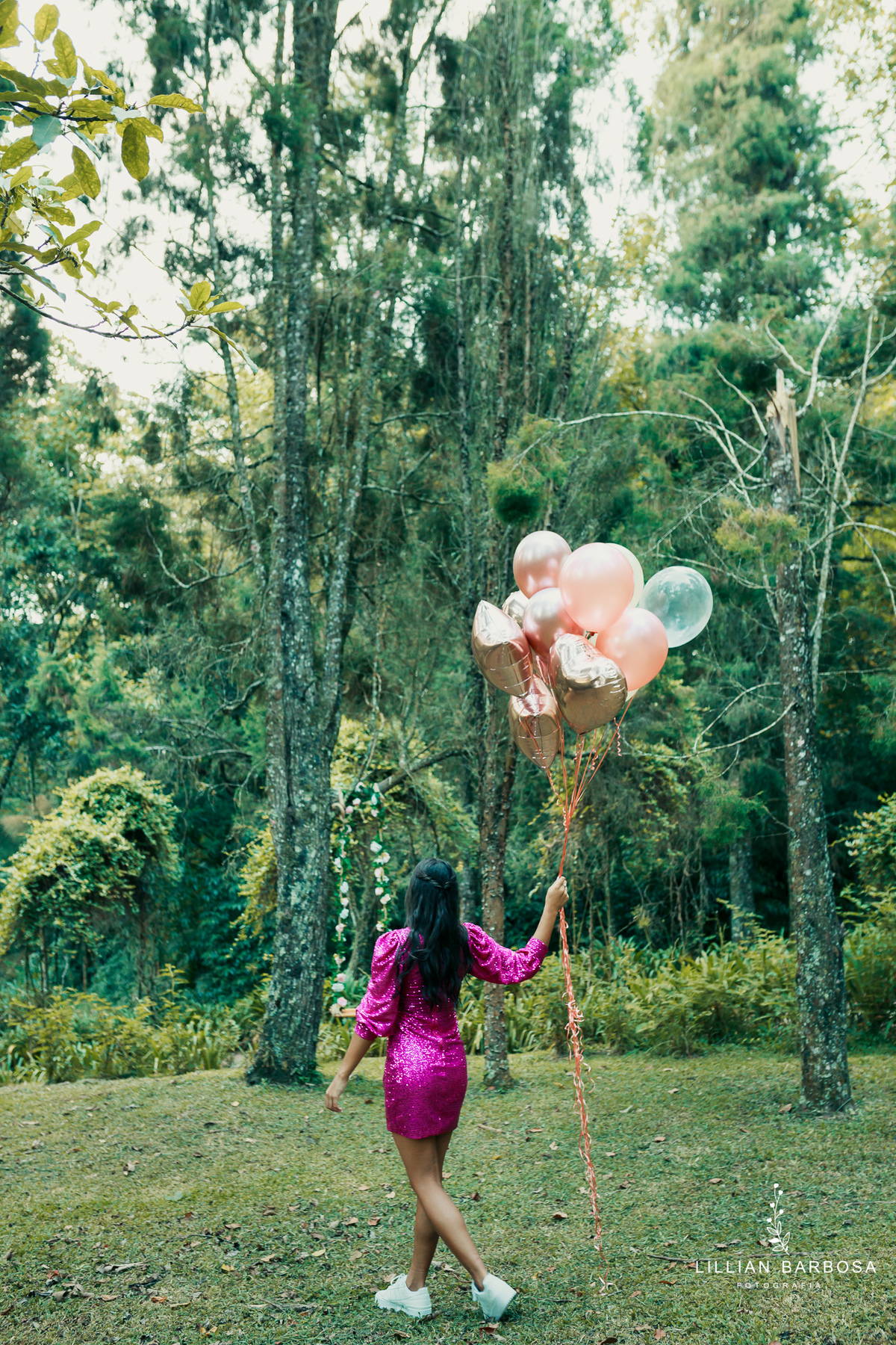 ensaio-de-quinze-anos-atelie-daniela-nagel-Castelo-belvedere-vestido-rosa-azul-conjunto-branco-fotografa-de-lauro-muller- fotografa-fotografa-de-orleans-fotografa-de-treze-de-maio-