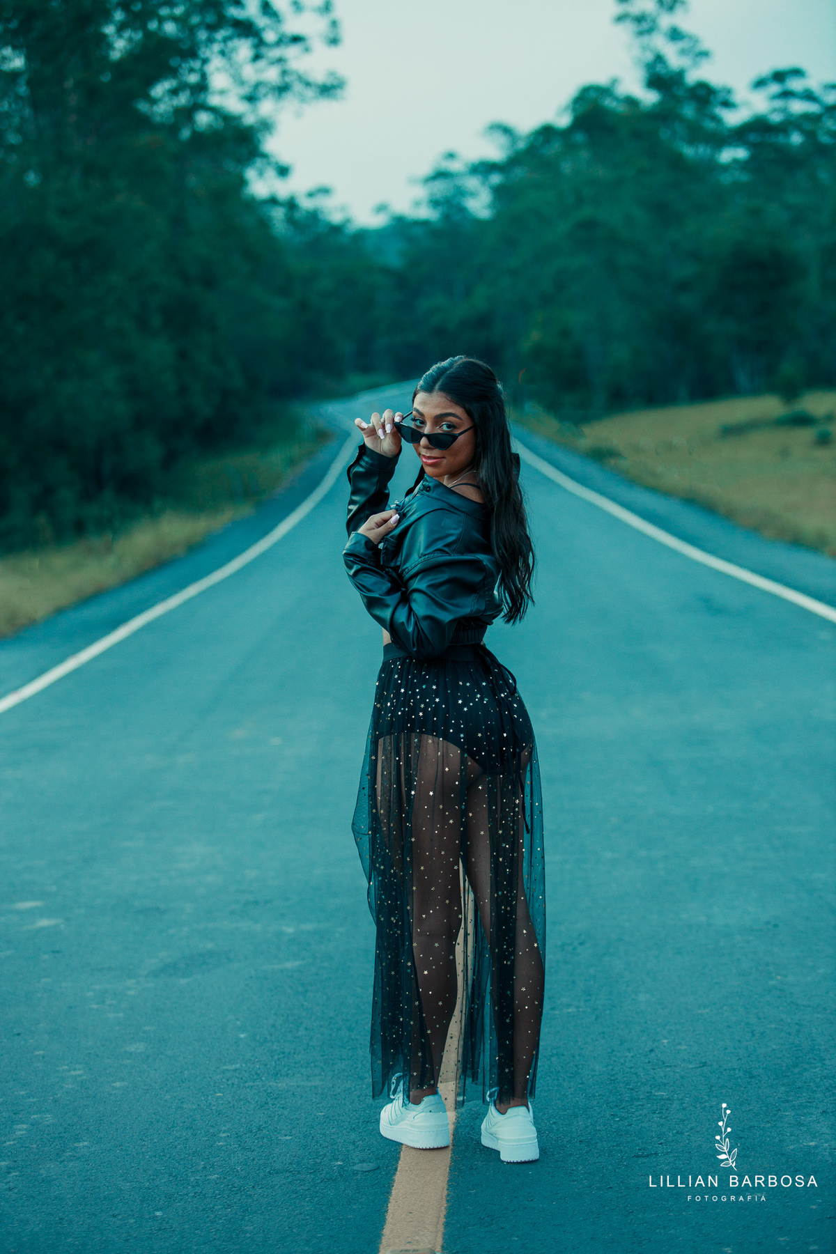 ensaio-de-quinze-anos-atelie-daniela-nagel-Castelo-belvedere-vestido-rosa-azul-conjunto-branco-fotografa-de-lauro-muller- fotografa-fotografa-de-orleans-fotografa-de-treze-de-maio-