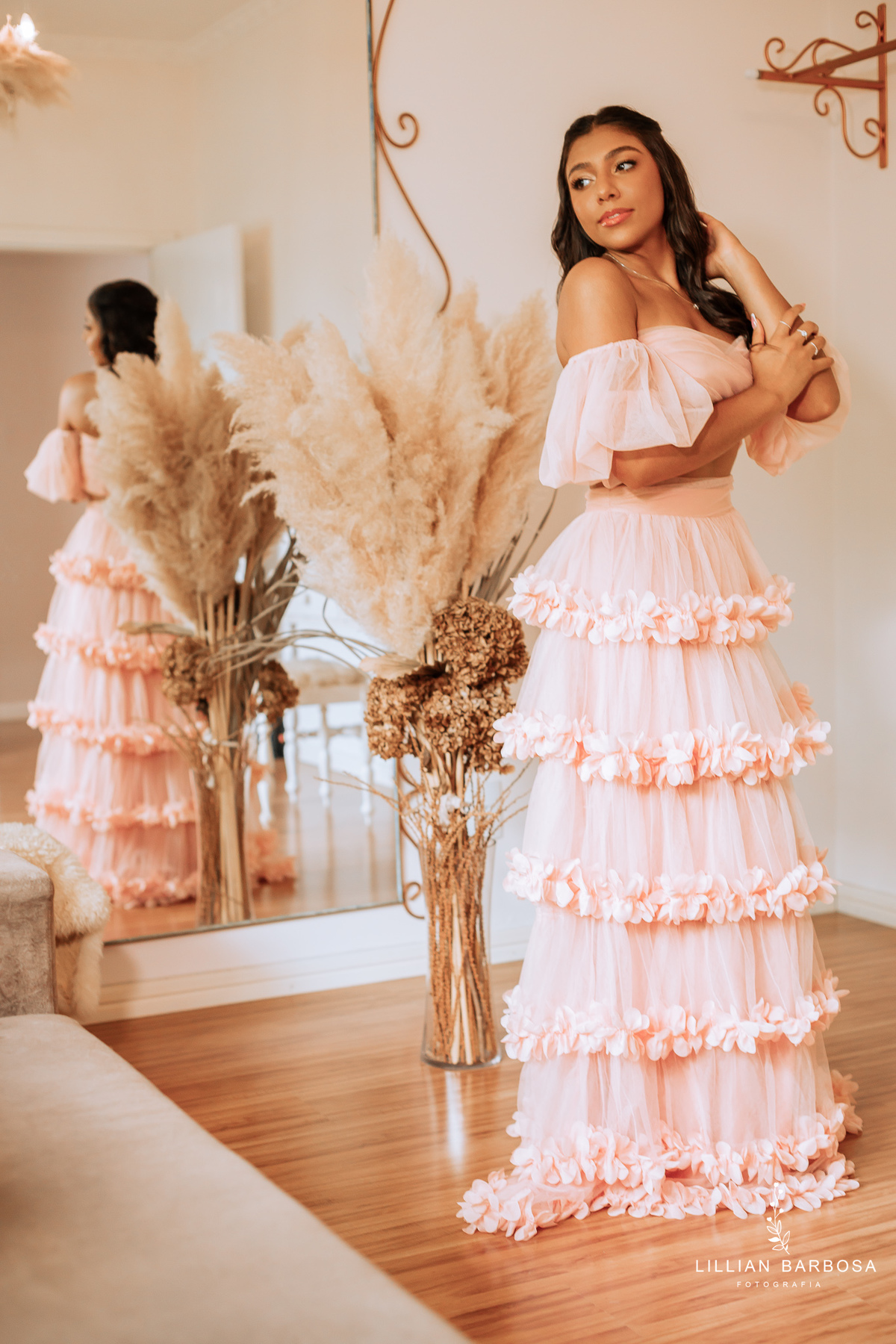 ensaio-de-quinze-anos-atelie-daniela-nagel-Castelo-belvedere-vestido-rosa-azul-conjunto-branco-fotografa-de-lauro-muller- fotografa-fotografa-de-orleans-fotografa-de-treze-de-maio-