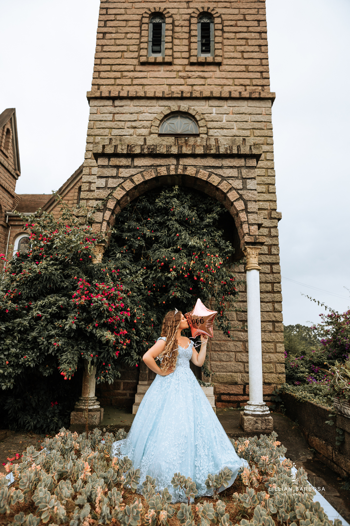 ensaio-de-quinze-anos-Castelo-belvedere-vestido-rosa-azul-conjunto-branco-fotografa-de-lauro-muller- fotografa-fotografa-de-orleans-fotografa-de-treze-de-maio
