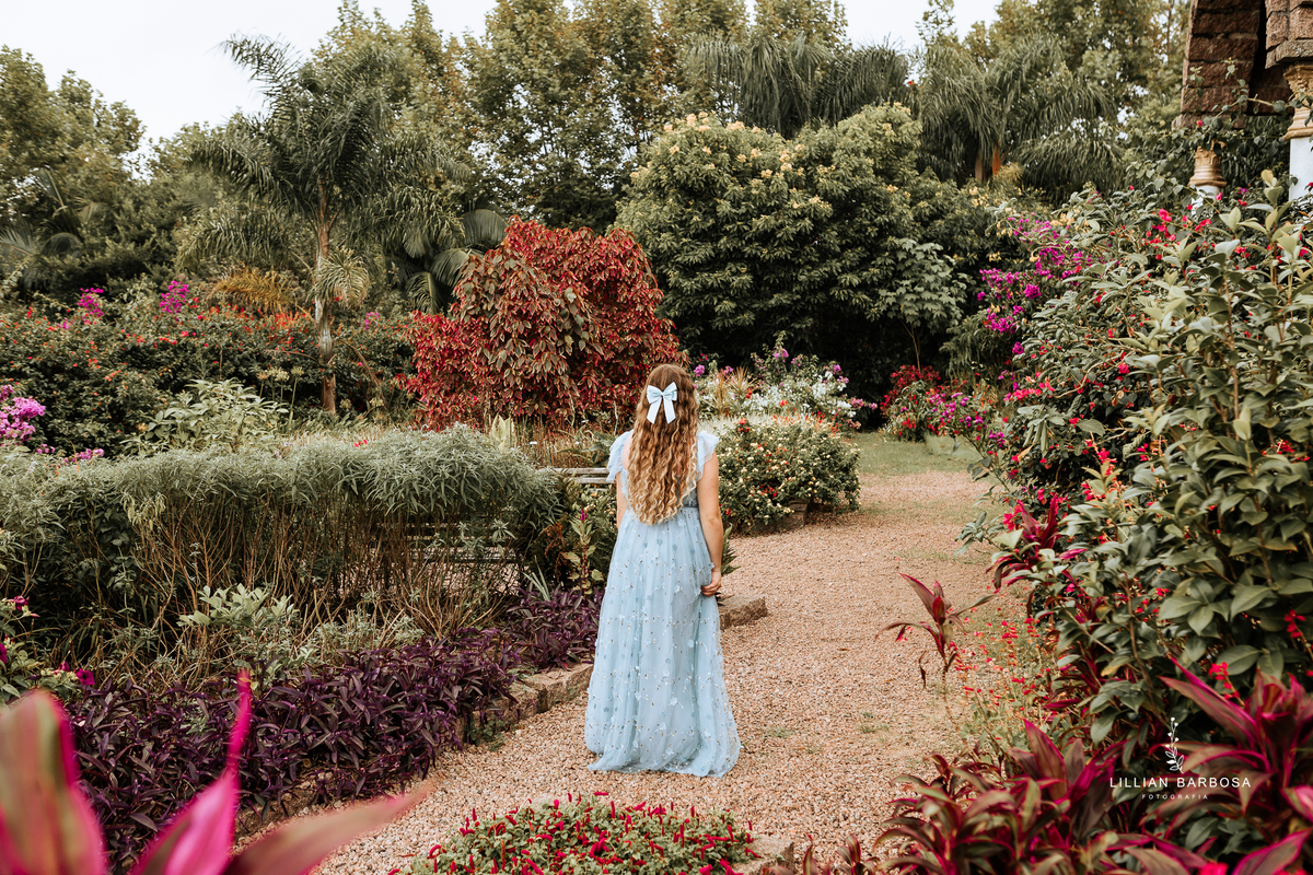 ensaio-de-quinze-anos-Castelo-belvedere-vestido-rosa-azul-conjunto-branco-fotografa-de-lauro-muller- fotografa-fotografa-de-orleans-fotografa-de-treze-de-maio