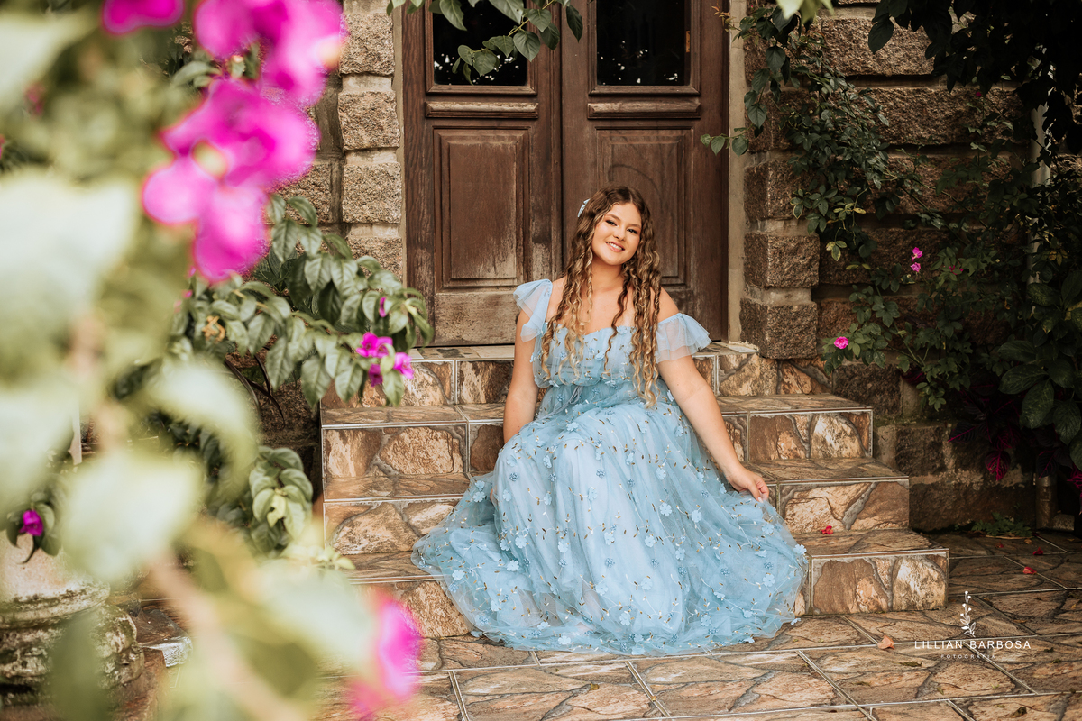 ensaio-de-quinze-anos-Castelo-belvedere-vestido-rosa-azul-conjunto-branco-fotografa-de-lauro-muller- fotografa-fotografa-de-orleans-fotografa-de-treze-de-maio