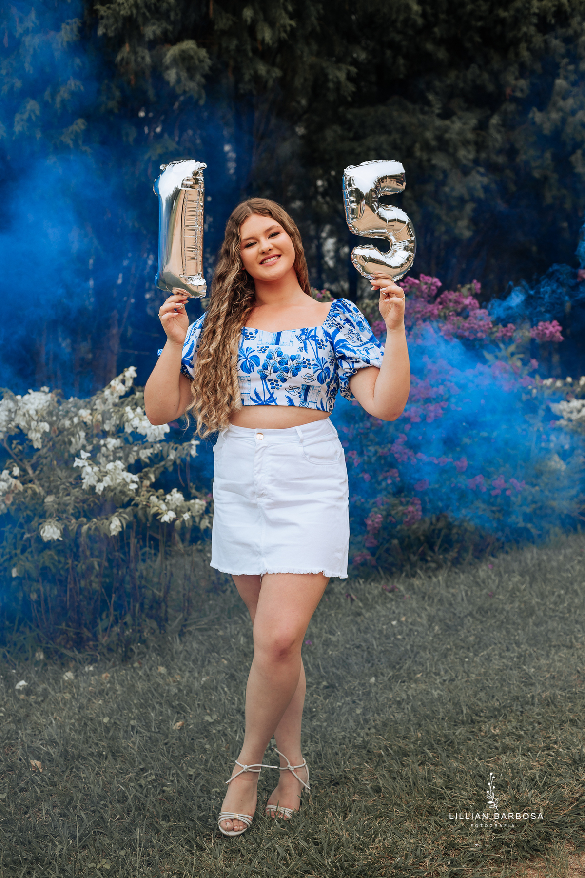ensaio-de-quinze-anos-Castelo-belvedere-vestido-rosa-azul-conjunto-branco-fotografa-de-lauro-muller- fotografa-fotografa-de-orleans-fotografa-de-treze-de-maio