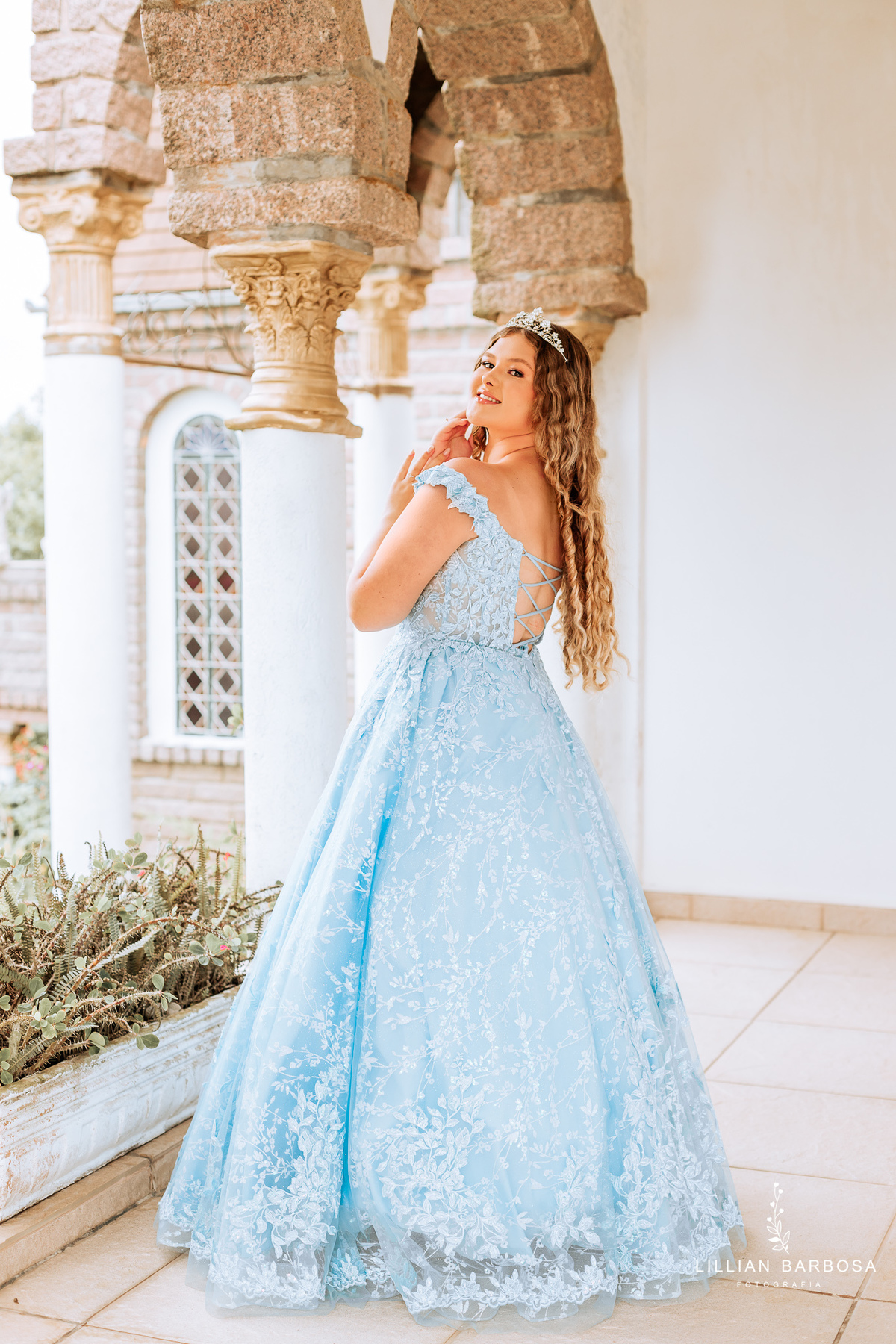 ensaio-de-quinze-anos-Castelo-belvedere-vestido-rosa-azul-conjunto-branco-fotografa-de-lauro-muller- fotografa-fotografa-de-orleans-fotografa-de-treze-de-maio