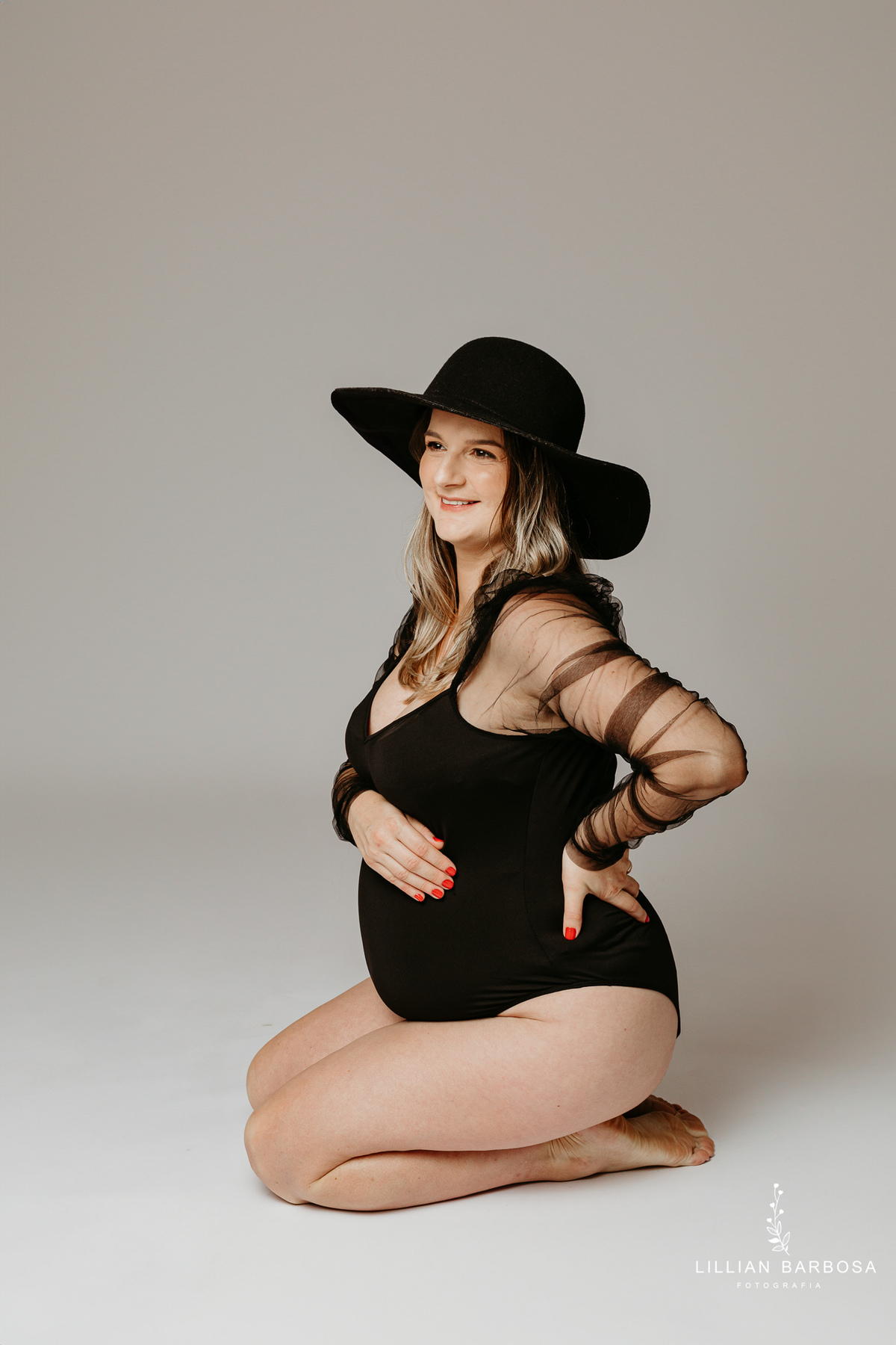 ensaio-de-gestante-espera-de-lia-ensaio-de-gravidinhas-bory-preto-calça jeans -estudio-lillian-barbosa-fotografa-de-lauro-muller-santa-catarin