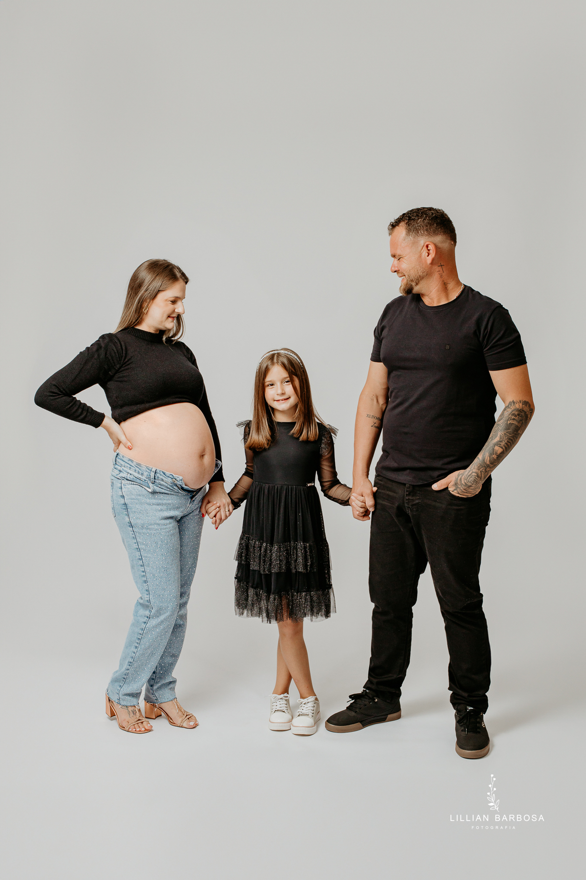 ensaio-de-gestante-espera-de-lia-ensaio-de-gravidinhas-bory-preto-calça jeans -estudio-lillian-barbosa-fotografa-de-lauro-muller-santa-catarin