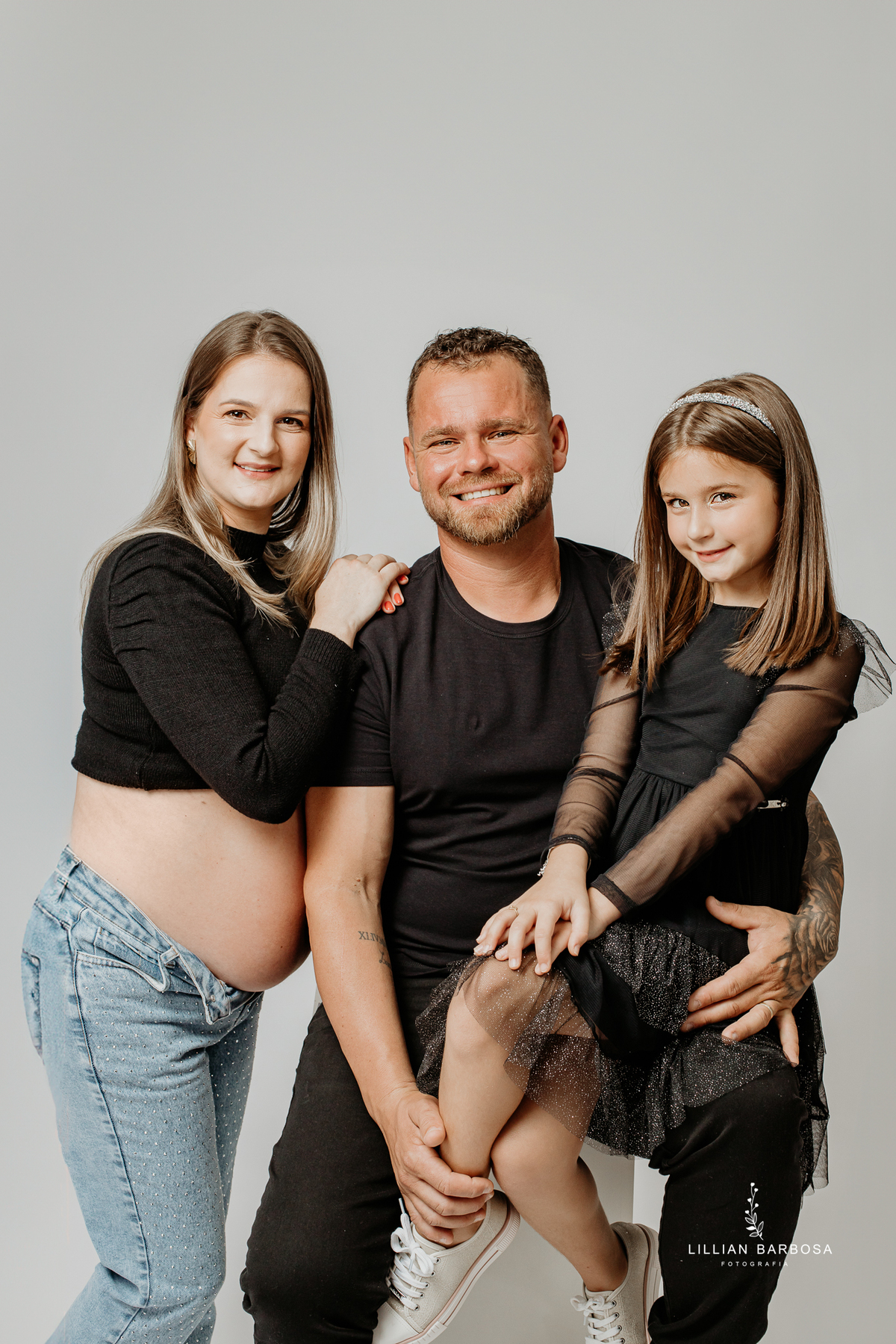 ensaio-de-gestante-espera-de-lia-ensaio-de-gravidinhas-bory-preto-calça jeans -estudio-lillian-barbosa-fotografa-de-lauro-muller-santa-catarin