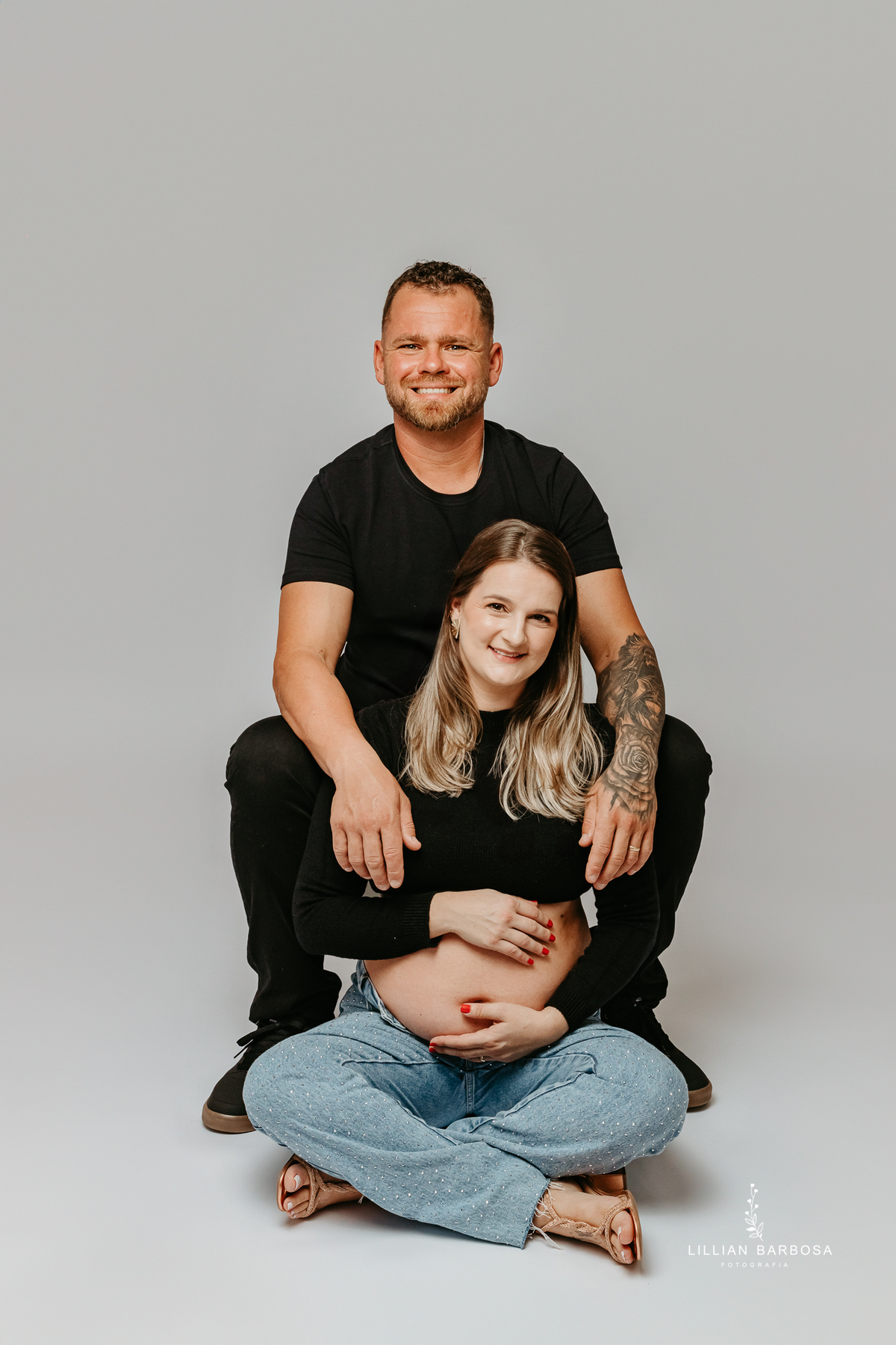 ensaio-de-gestante-espera-de-lia-ensaio-de-gravidinhas-bory-preto-calça jeans -estudio-lillian-barbosa-fotografa-de-lauro-muller-santa-catarin