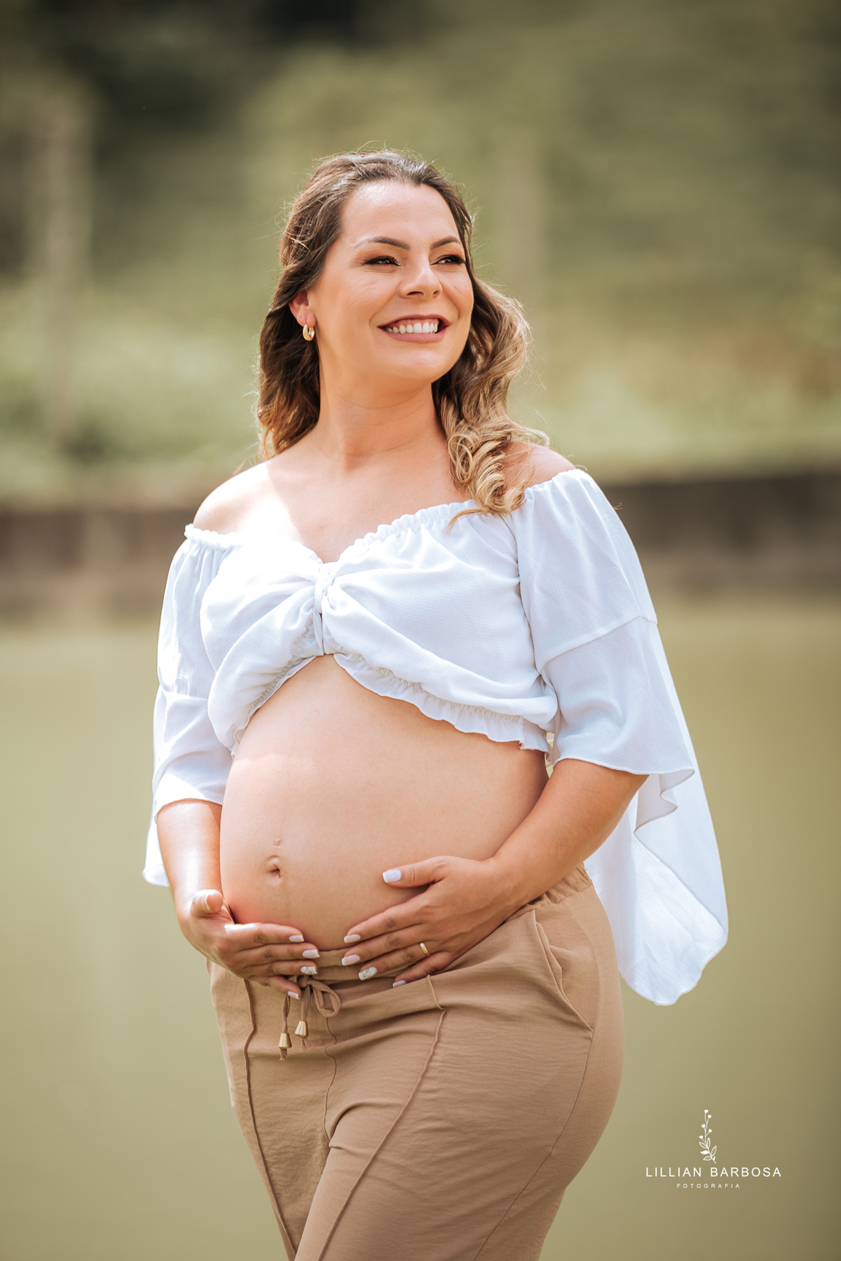ensaio-de-gestante-espera-de-matteo-ensaio-de-gravidinhas-bory-preto-calça jeans -estudio-lillian-barbosa-fotografa-de-lauro-muller-santa-catarina