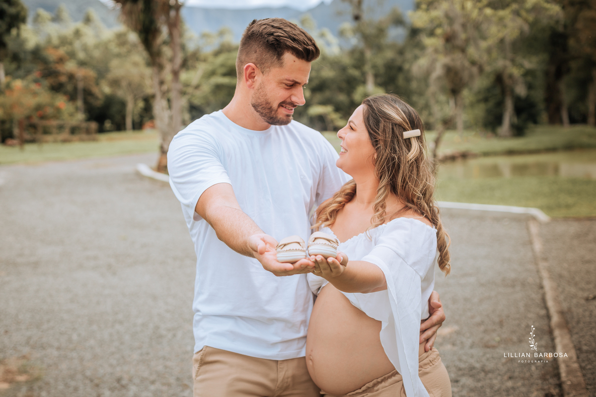 ensaio-de-gestante-espera-de-matteo-ensaio-de-gravidinhas-bory-preto-calça jeans -estudio-lillian-barbosa-fotografa-de-lauro-muller-santa-catarina