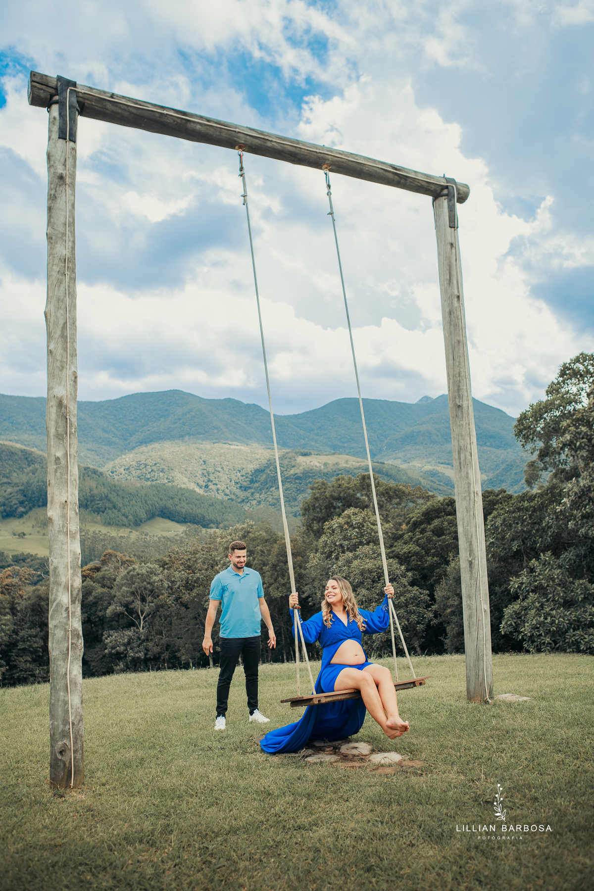 ensaio-de-gestante-espera-de-matteo-ensaio-de-gravidinhas-bory-preto-calça jeans -estudio-lillian-barbosa-fotografa-de-lauro-muller-santa-catarina