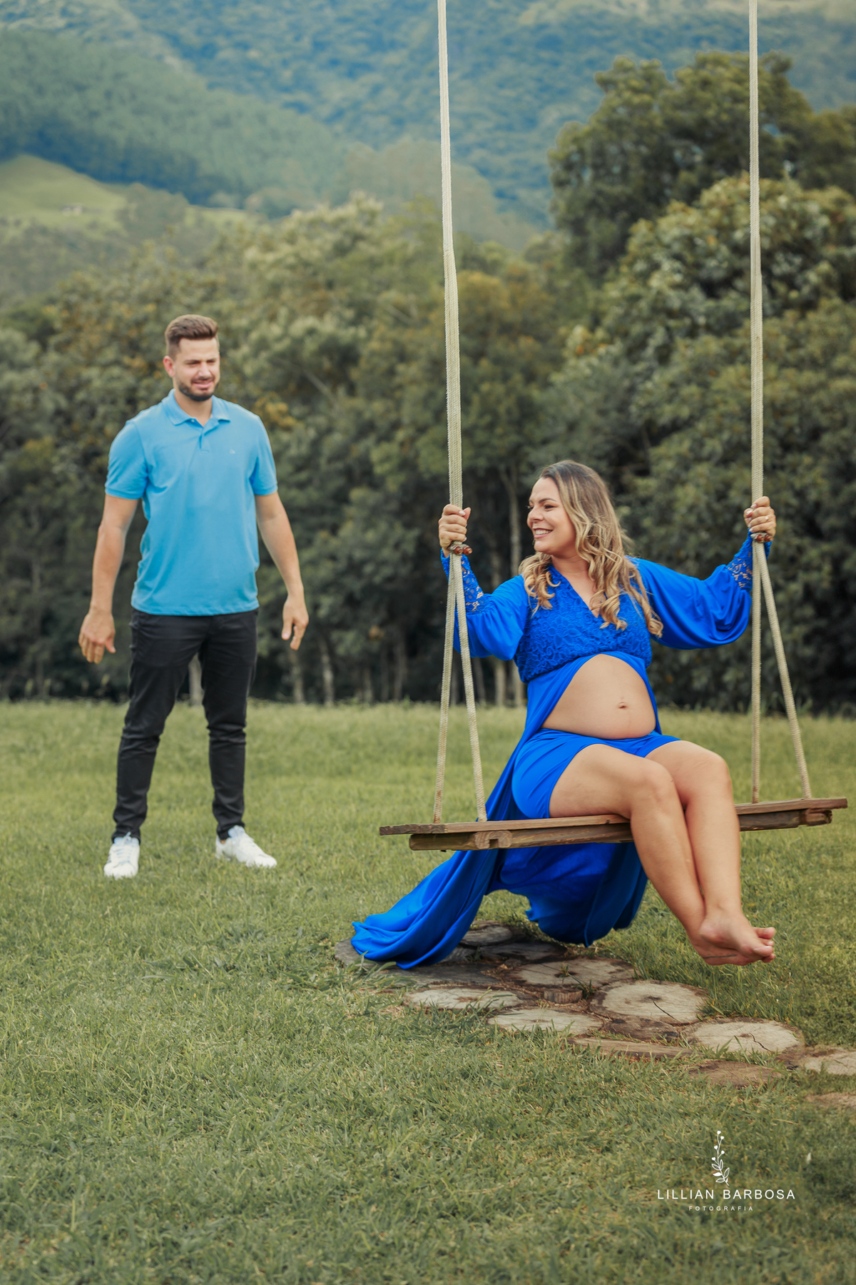 ensaio-de-gestante-espera-de-matteo-ensaio-de-gravidinhas-bory-preto-calça jeans -estudio-lillian-barbosa-fotografa-de-lauro-muller-santa-catarina