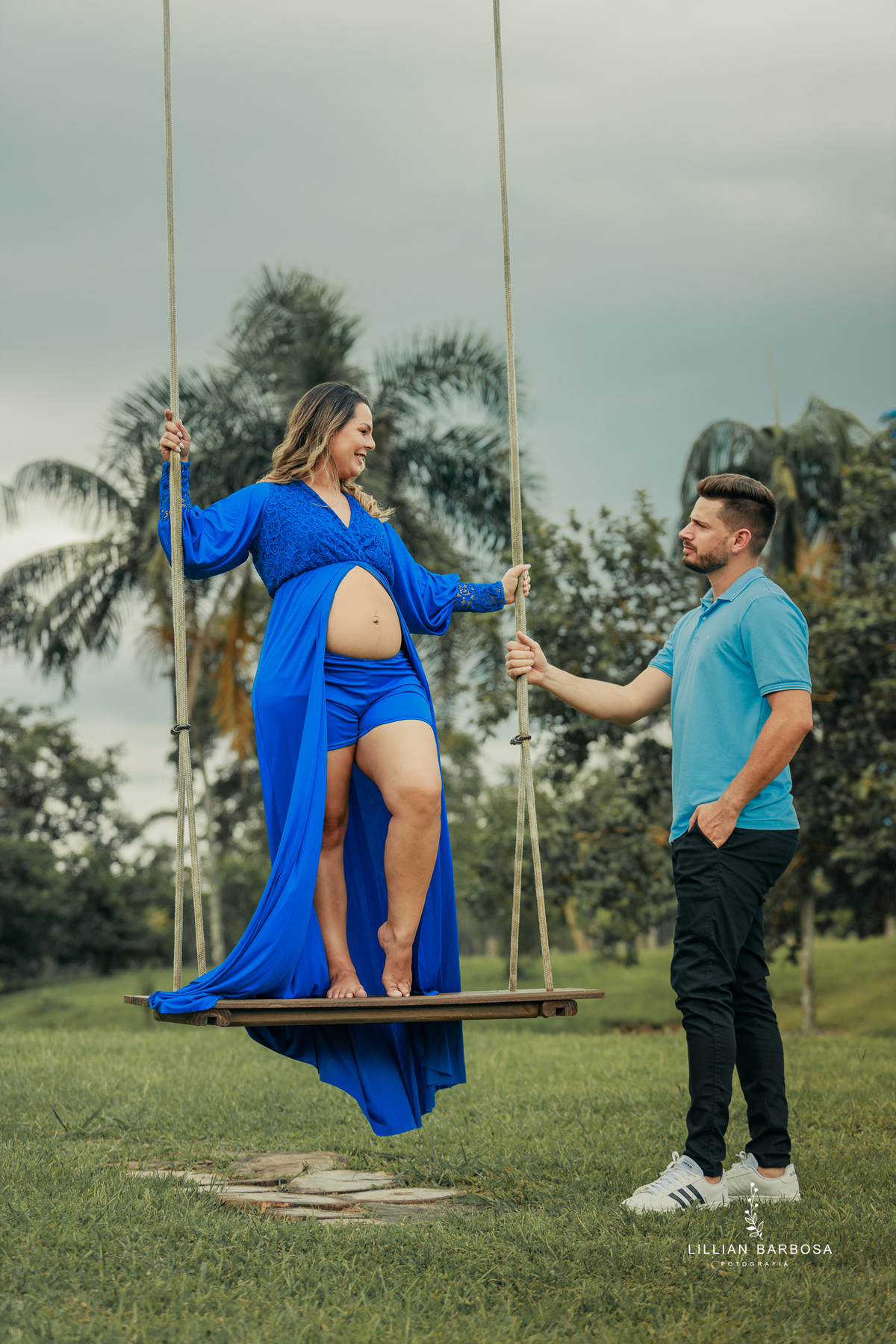 ensaio-de-gestante-espera-de-matteo-ensaio-de-gravidinhas-bory-preto-calça jeans -estudio-lillian-barbosa-fotografa-de-lauro-muller-santa-catarina