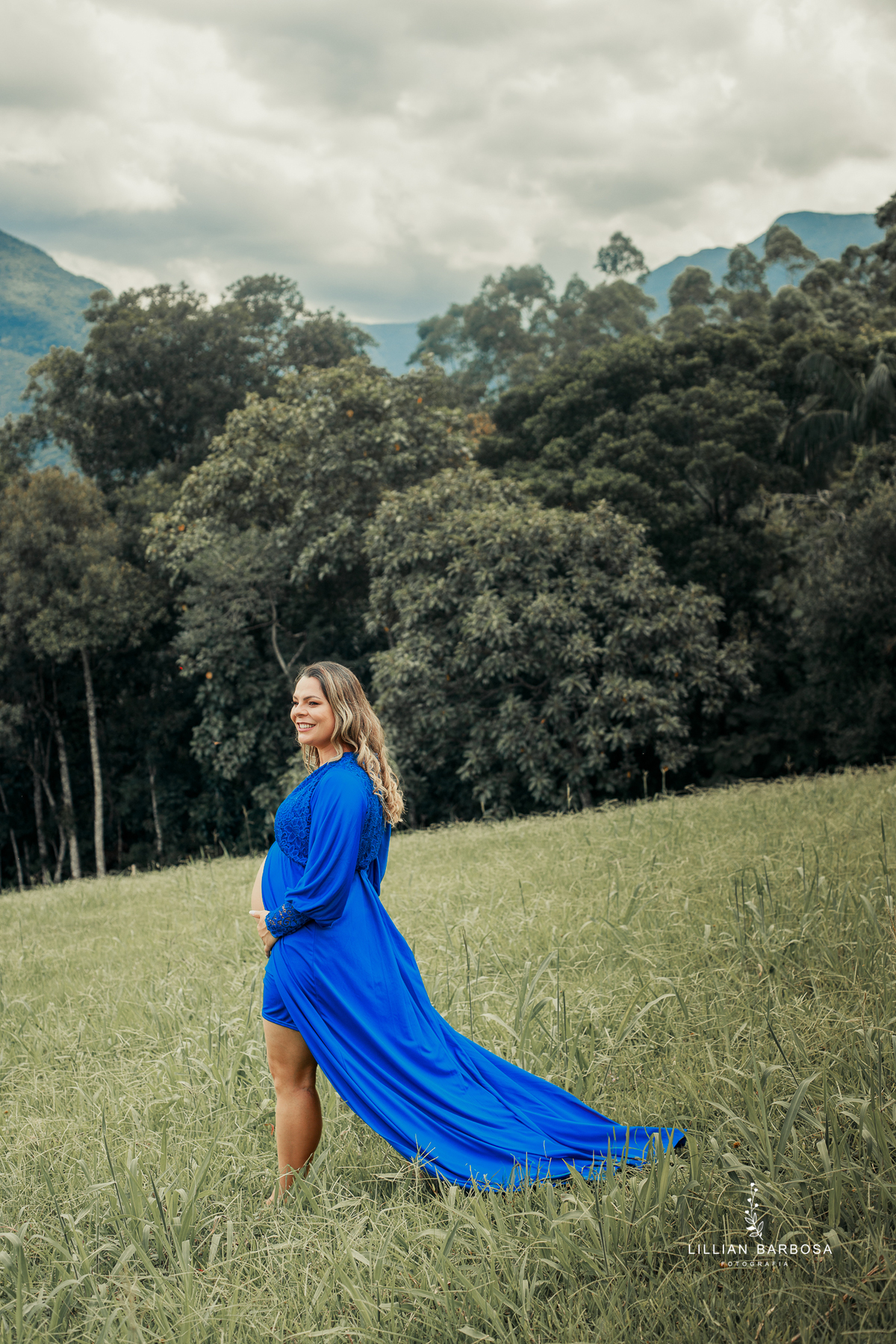 ensaio-de-gestante-espera-de-matteo-ensaio-de-gravidinhas-bory-preto-calça jeans -estudio-lillian-barbosa-fotografa-de-lauro-muller-santa-catarina