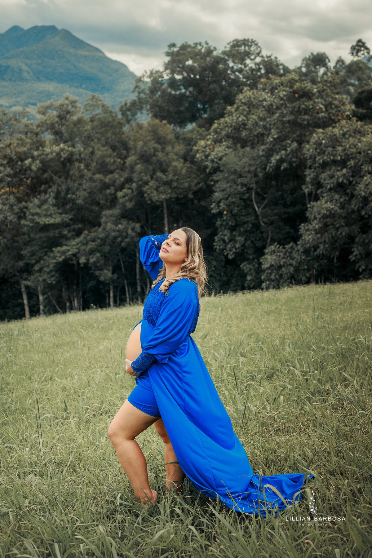 ensaio-de-gestante-espera-de-matteo-ensaio-de-gravidinhas-bory-preto-calça jeans -estudio-lillian-barbosa-fotografa-de-lauro-muller-santa-catarina