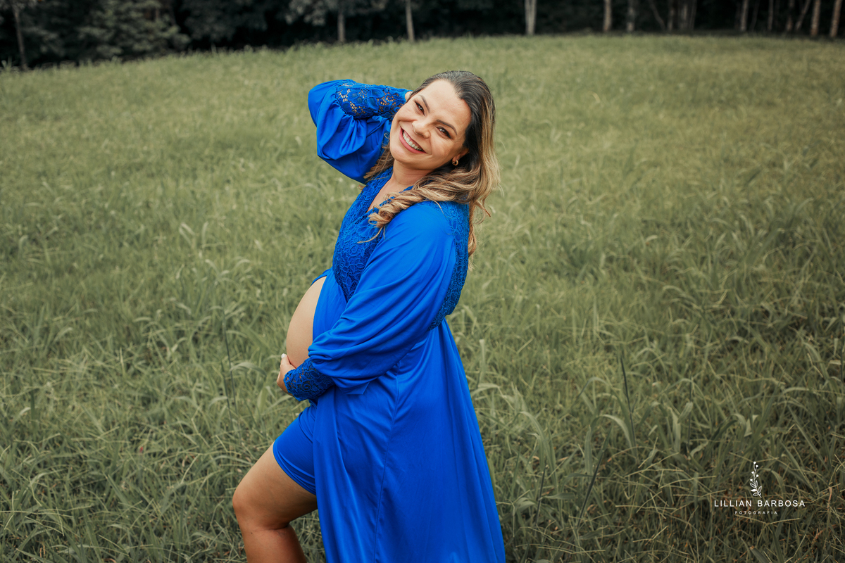 ensaio-de-gestante-espera-de-matteo-ensaio-de-gravidinhas-bory-preto-calça jeans -estudio-lillian-barbosa-fotografa-de-lauro-muller-santa-catarina