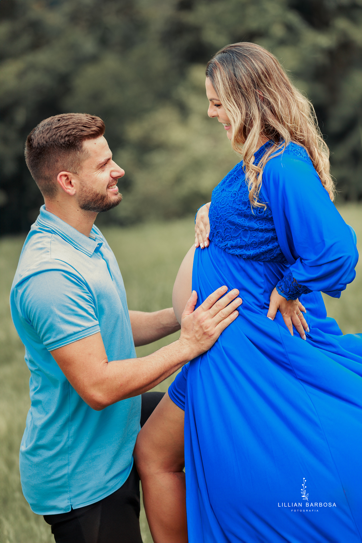 ensaio-de-gestante-espera-de-matteo-ensaio-de-gravidinhas-bory-preto-calça jeans -estudio-lillian-barbosa-fotografa-de-lauro-muller-santa-catarina