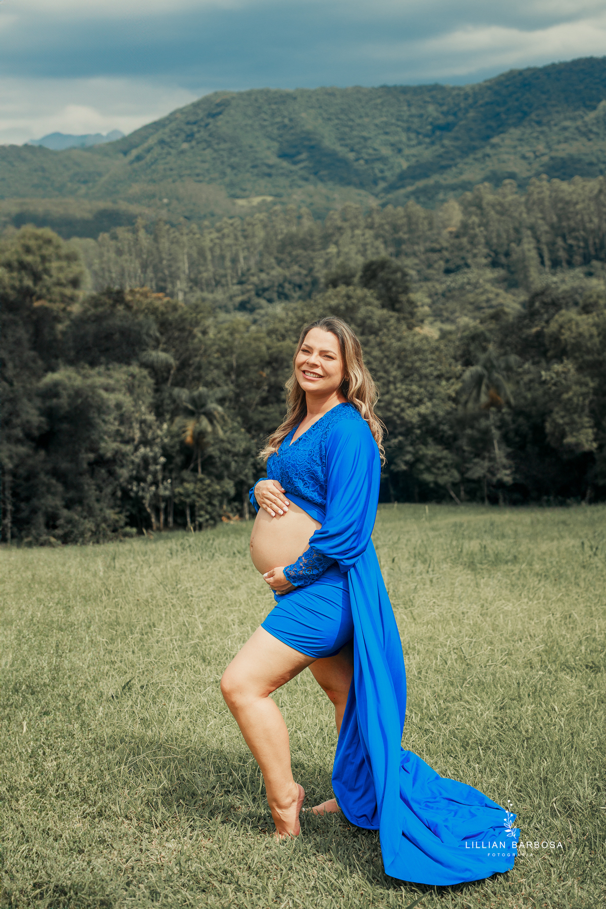 ensaio-de-gestante-espera-de-matteo-ensaio-de-gravidinhas-bory-preto-calça jeans -estudio-lillian-barbosa-fotografa-de-lauro-muller-santa-catarina
