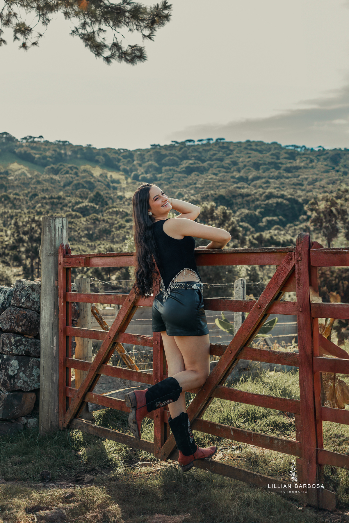 ensaio-de-quinze-anos-serra-do-rio-do-rastro-vestido-rosa-azul-conjunto-branco-fotografa-de-lauro-muller- fotografa-fotografa-de-orleans-fotografa-de-serra-do-rio-do-rastro-