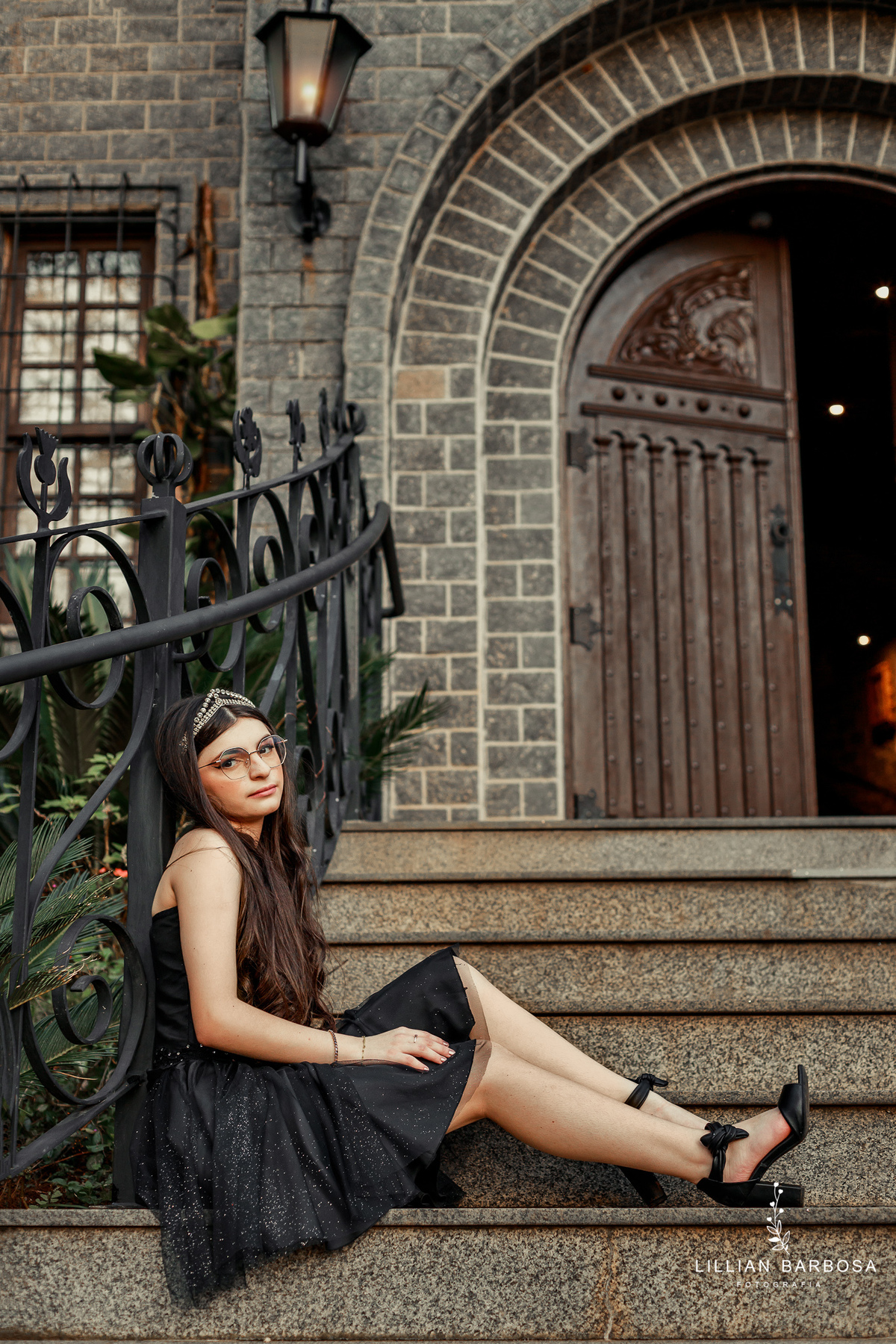 fiffteen-larissa-ensaio-de-quinze-anos--ensaio-no-castelo-britanico-fifteens-da-lillian-barbosa-fotogrtafa-de-cocal-do-sul-fotografa-de-lauro muller-fotografa-delauroi-muller-a-melhor-da-regiao (1)